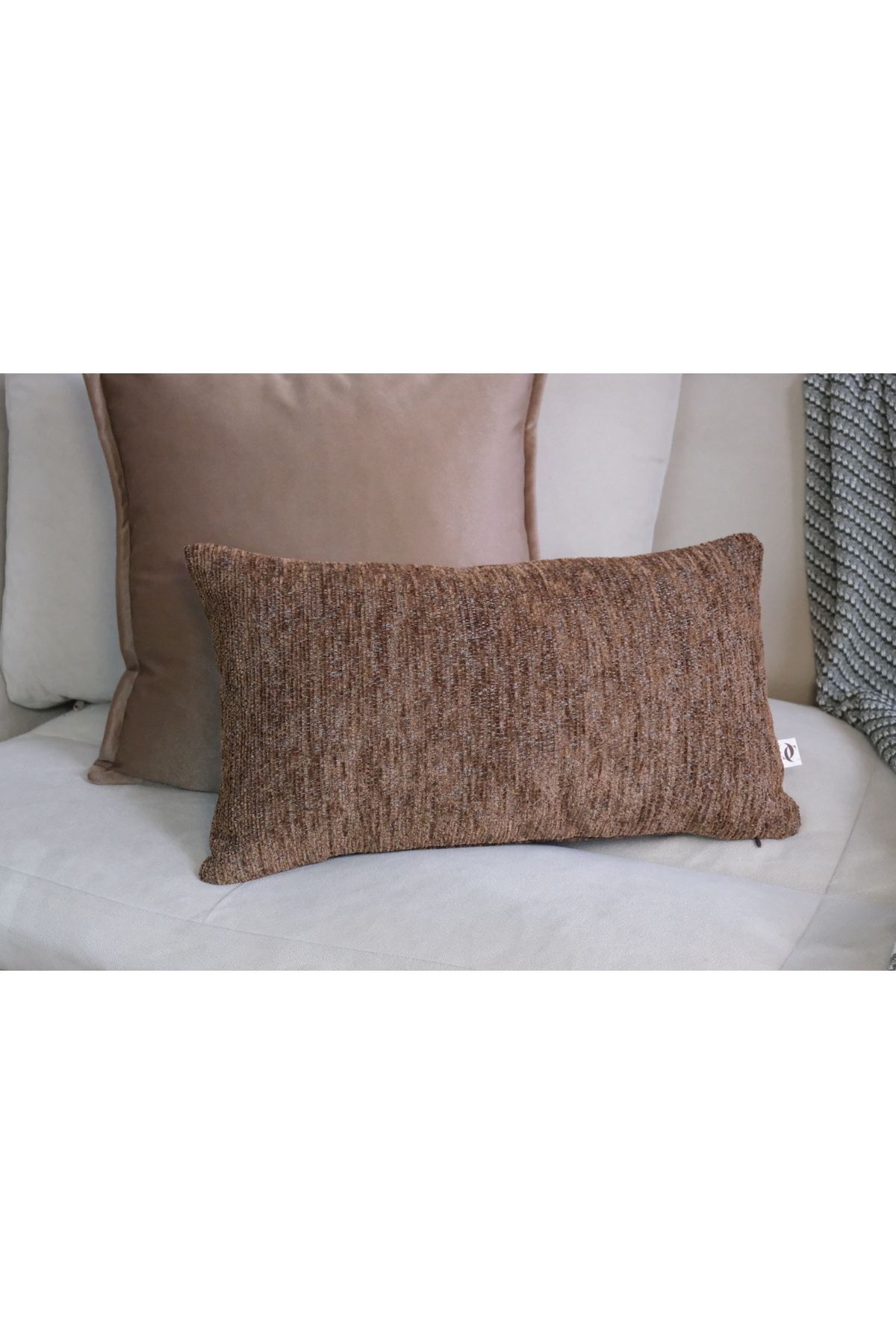 CASACLOTH " Elaya " Dekoratif Dolgulu Kırlent 30x50 cm (İç Yastık Dahil) - Kahverengi