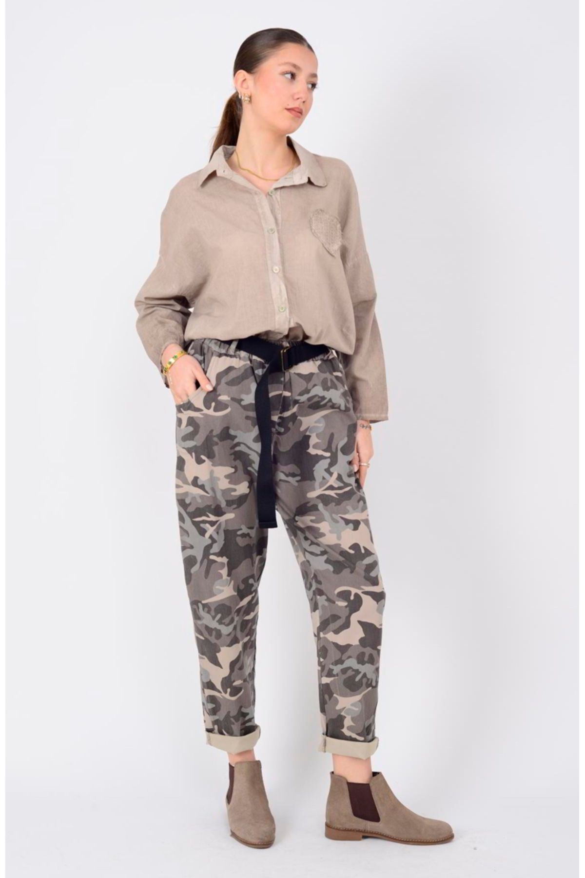 Park Moda VİZON RENK KAMUFLAJ DESEN KEMER DETAYLI GABARDİN PANTOLON