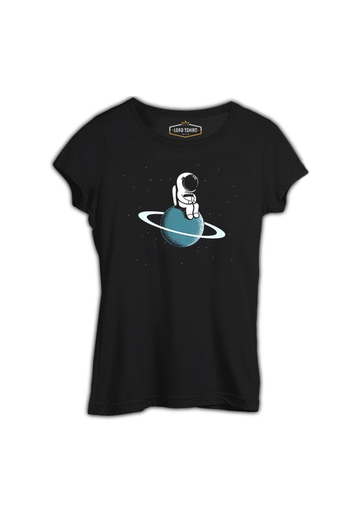 Lord T-Shirt On the Saturn Siyah Kadın Tshirt