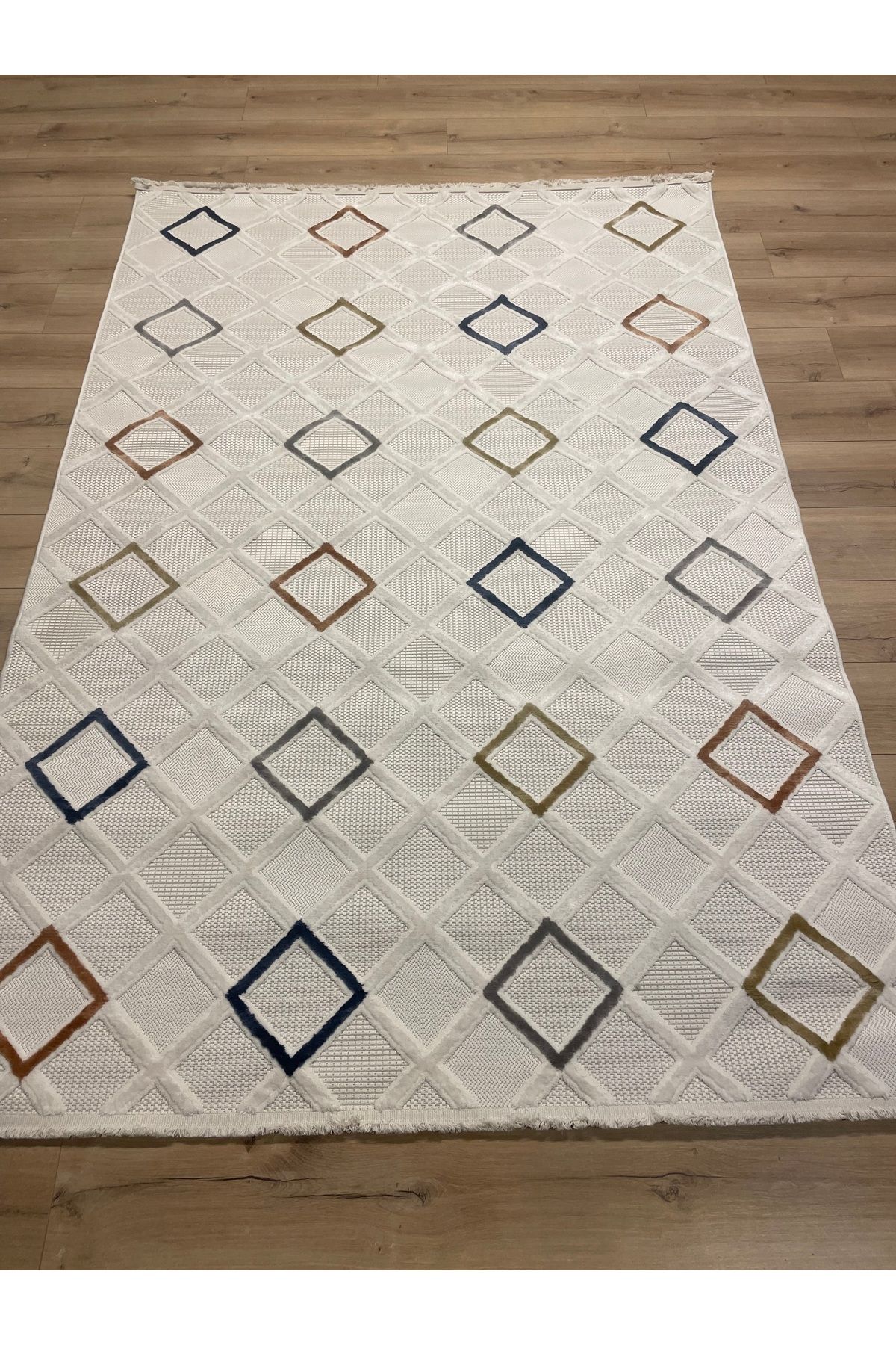 Merinos Halı MERİNOS İHRAÇ FAZLASI 160x230 EBATLI İSKANDİNAV HALI