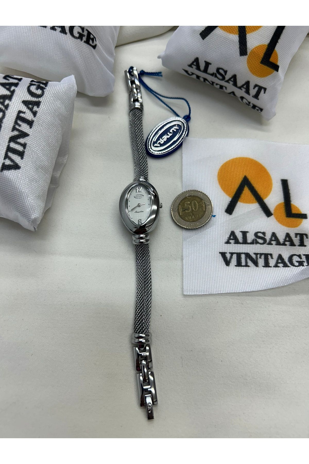 Almera Vintage kadın saati