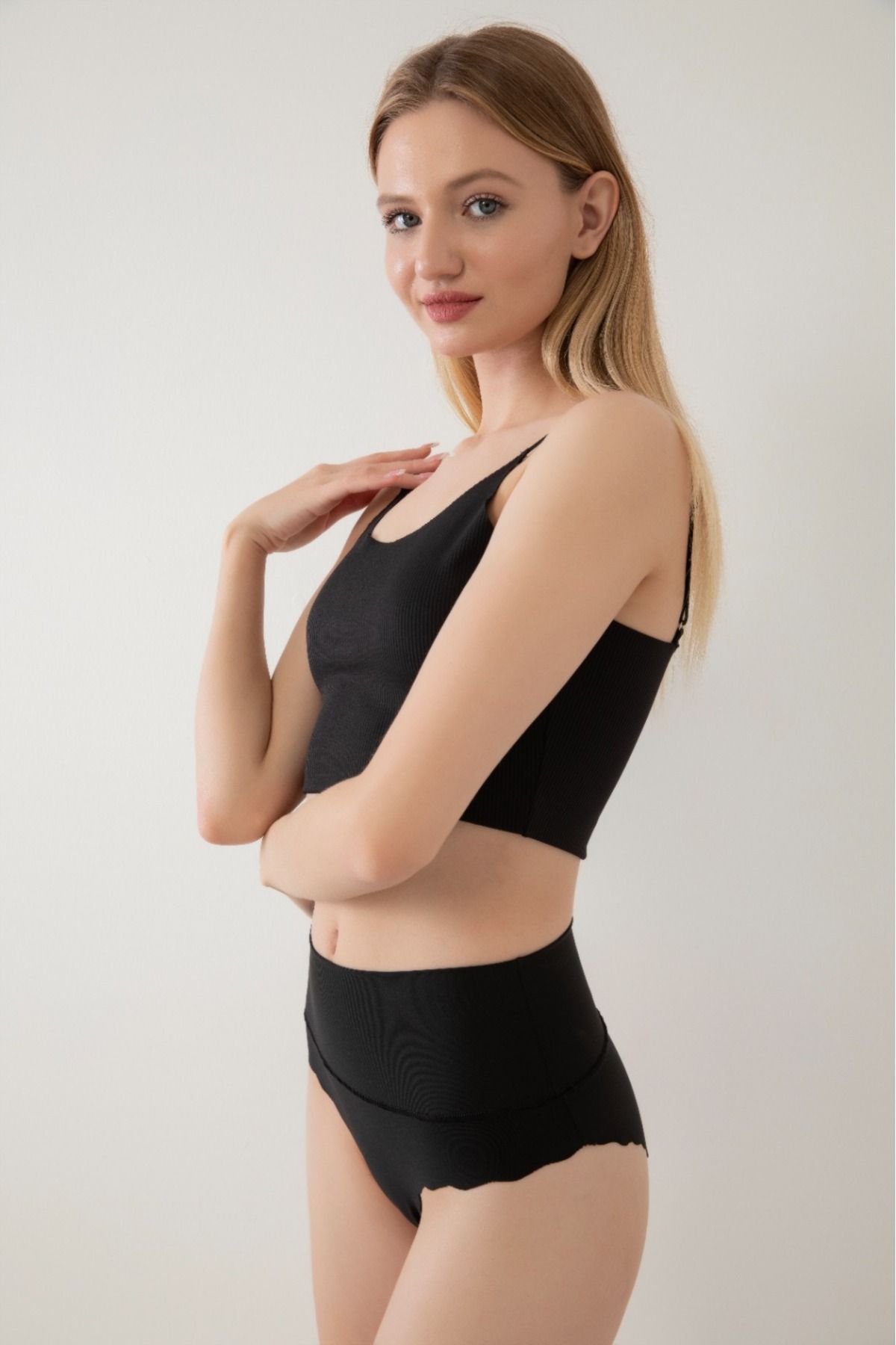 Ellegance İç Giyim Kadın Lazer Kesim Yumuşak ve Esnek Bikini