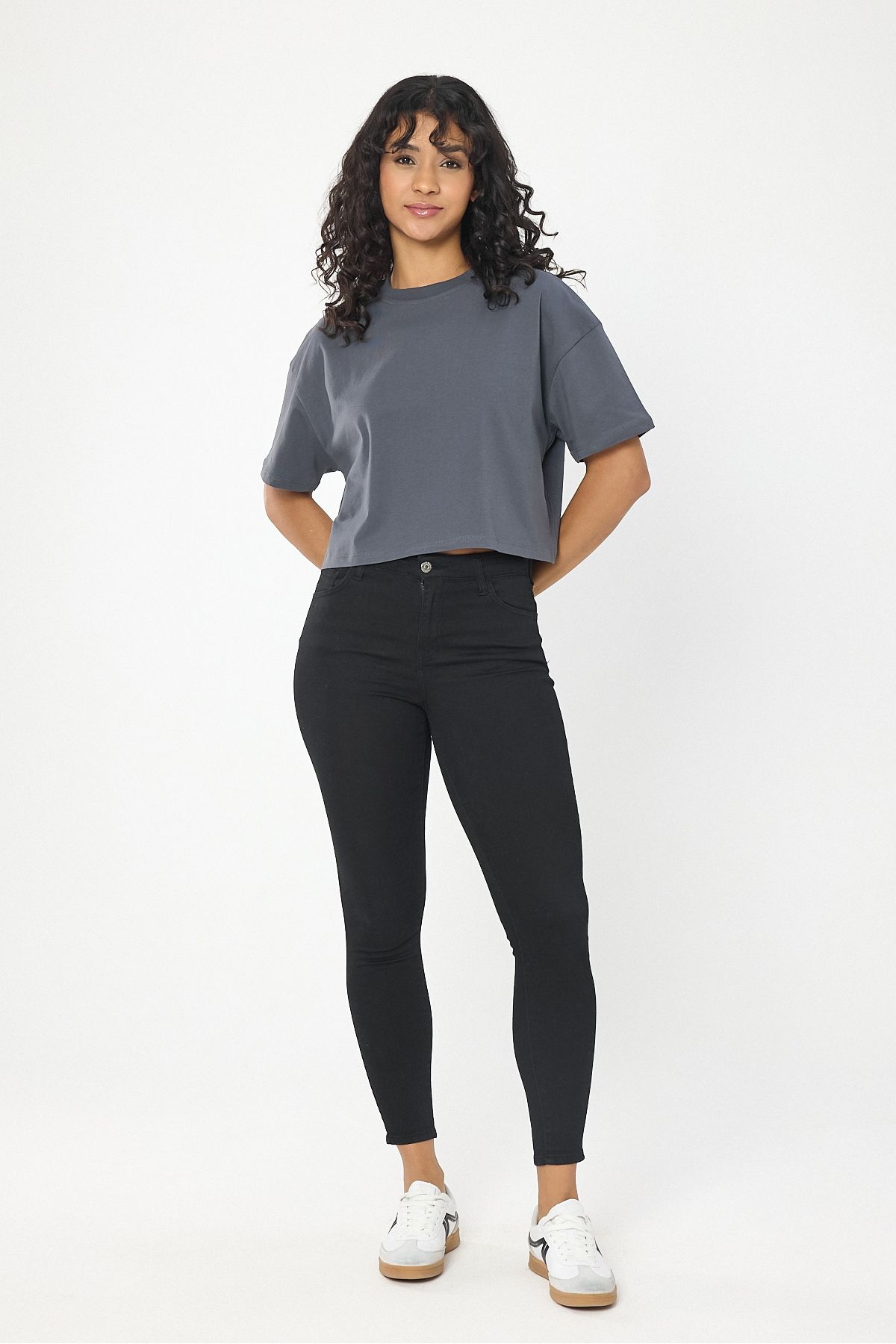 Windy Island Kadın Bisiklet Yaka Basic Crop T-shirt