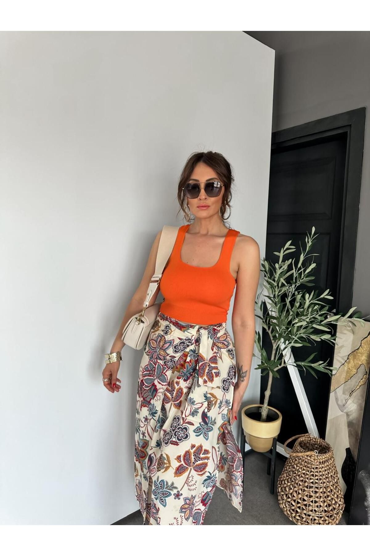 Zerrincan Giyim Turuncu Triko Halter Crop