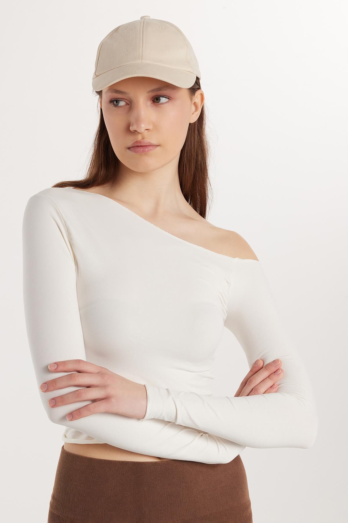 Tudors Kadın Slim Fit Dar Kesim Omuz Detaylı Ekru Bluz