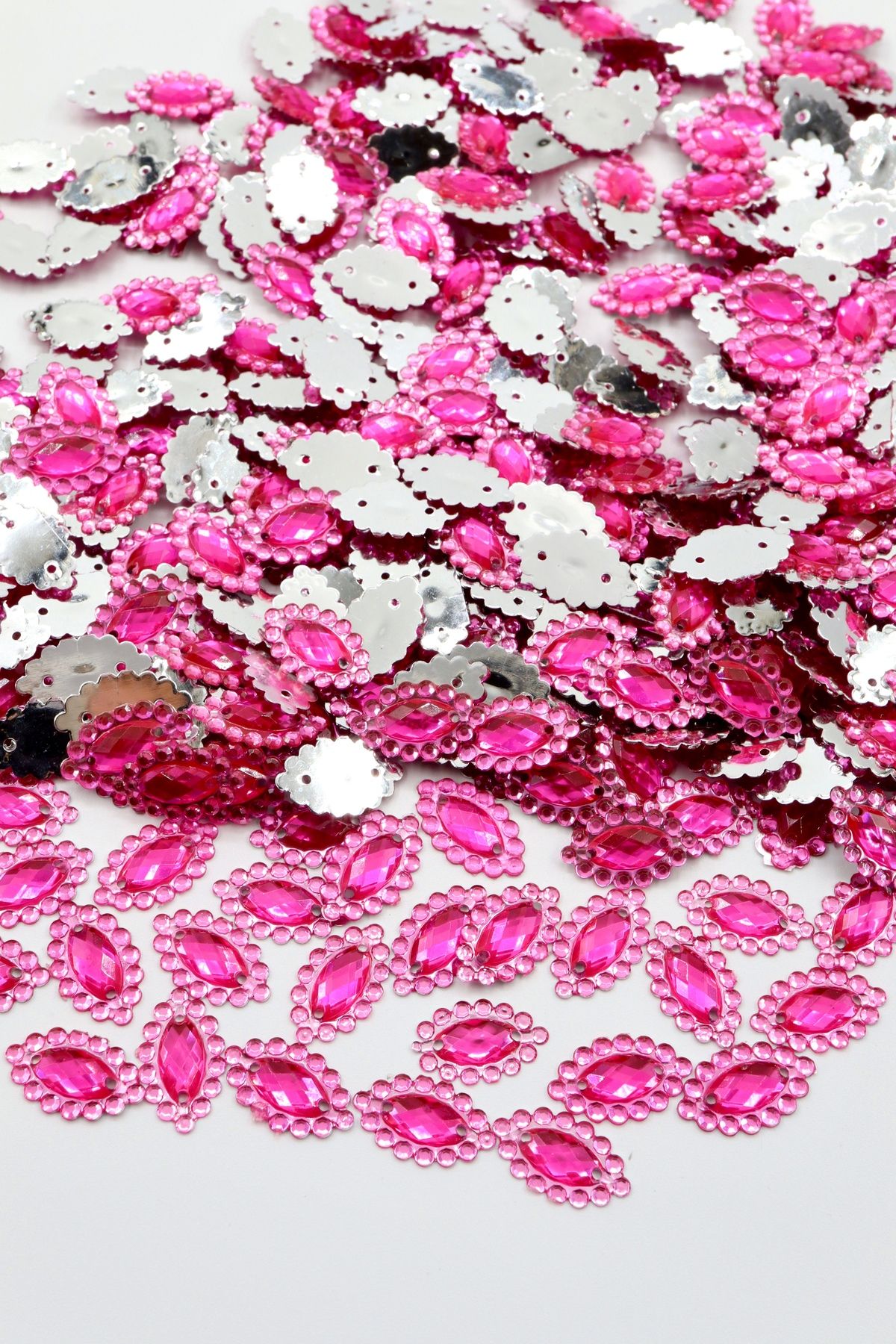 YENİCİ Desenli Mekik Plastik Dikme Taş 2000 Adet (7*14)