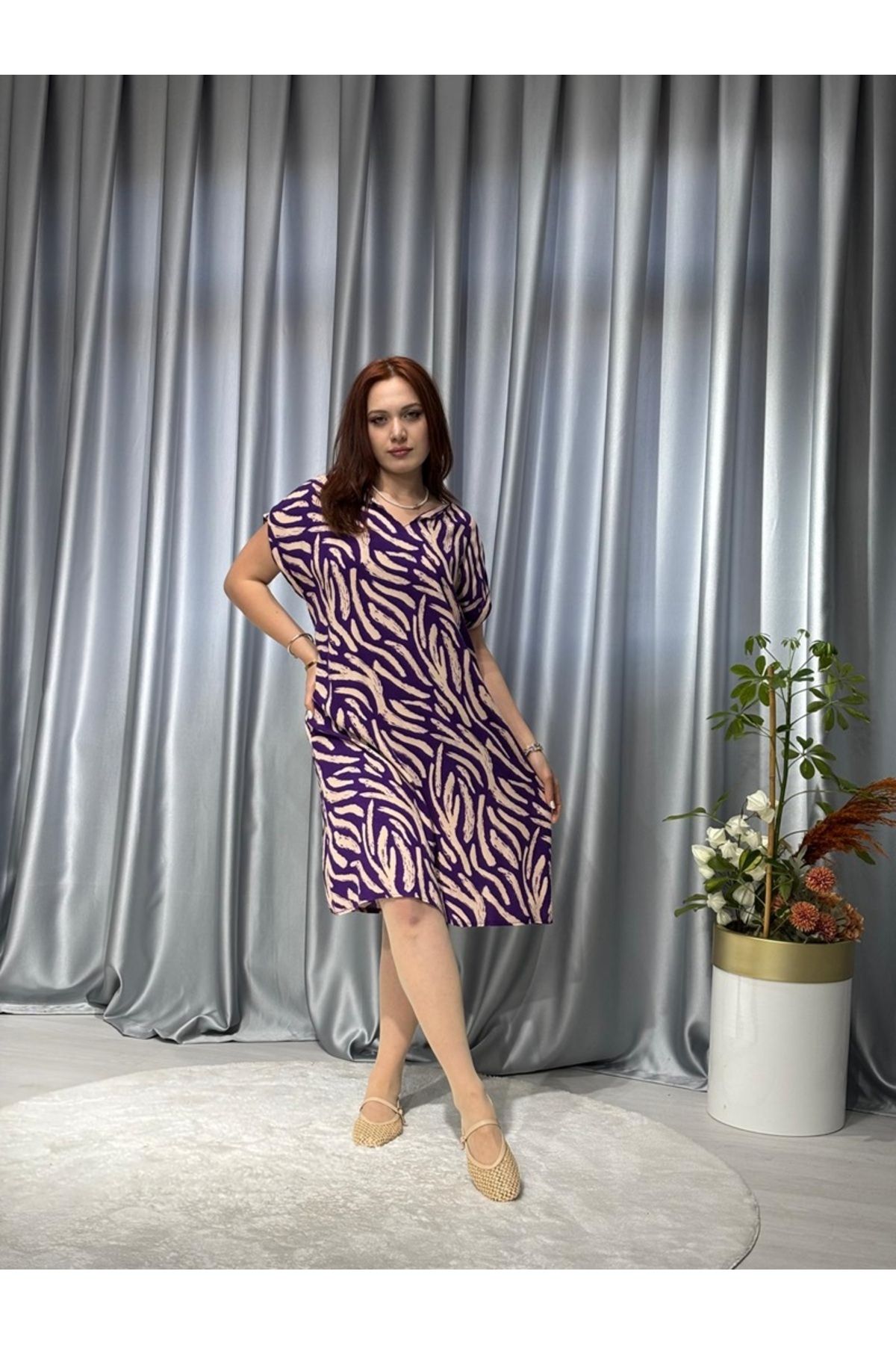Butik Gül Viskon Kısa Kollu Elbise – Zarafetin Yaz Hali