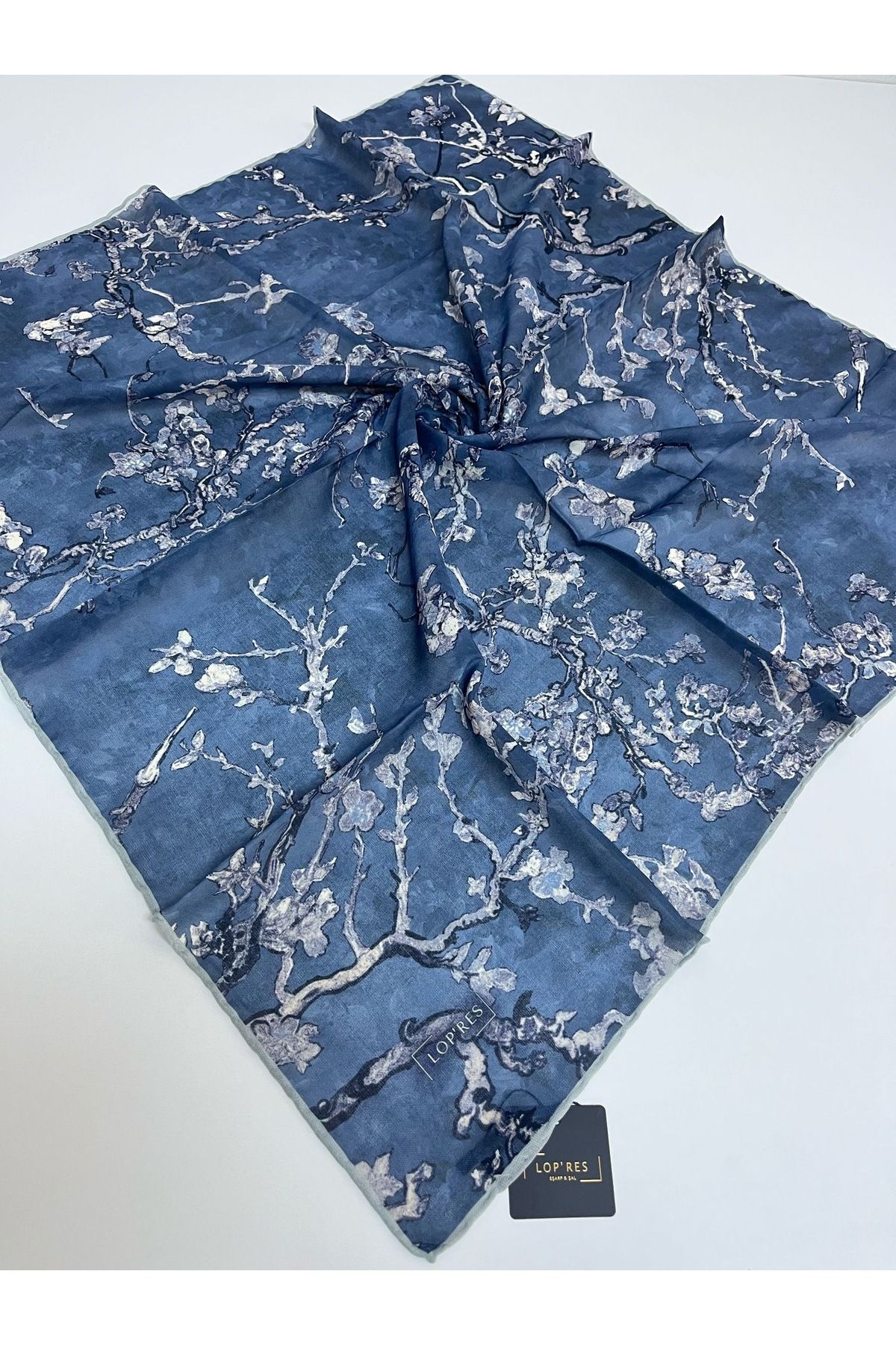 Butik Yeni Kaymayan Soft Çiçekli Ağaç Desenli Zer Organik Kare Eşarp