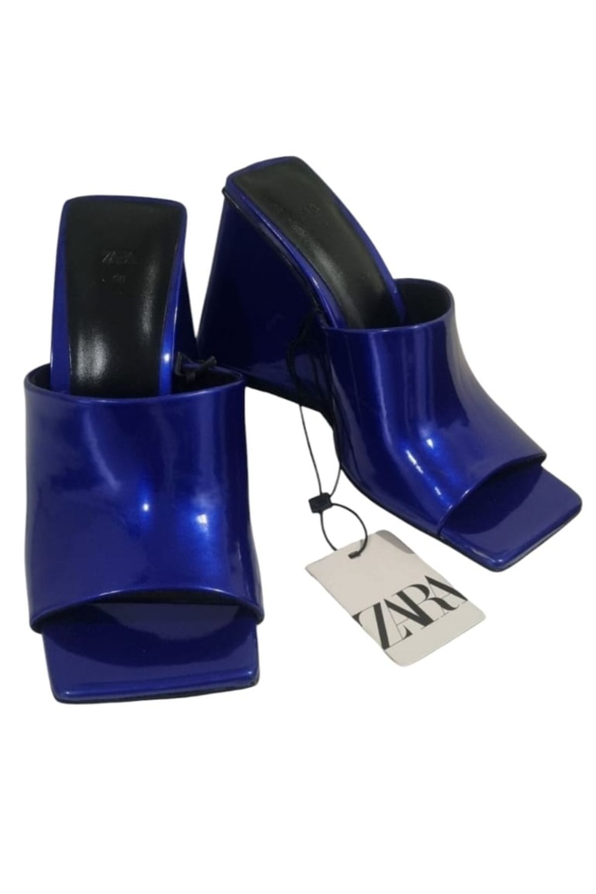 Butik ALLBUCKS ZR ZA RA Vinil Rugan Parlak Blog Topuklu Kare Burunlu Sandalet Terlik ABZR0176