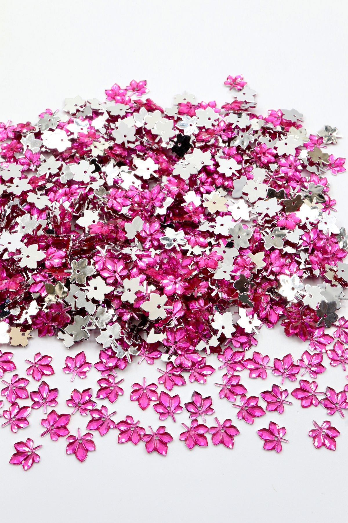 YENİCİ Çınar Yaprağı Plastik Dikme Taş 2000 Adet (10*10)