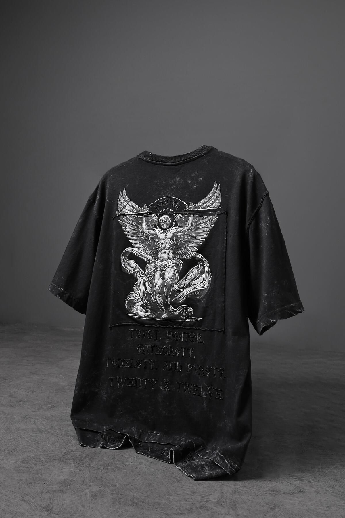 Slatra Erkek Siyah Antik Desen Patchli Nakışlı Yıkamalı Oversize Tshirt