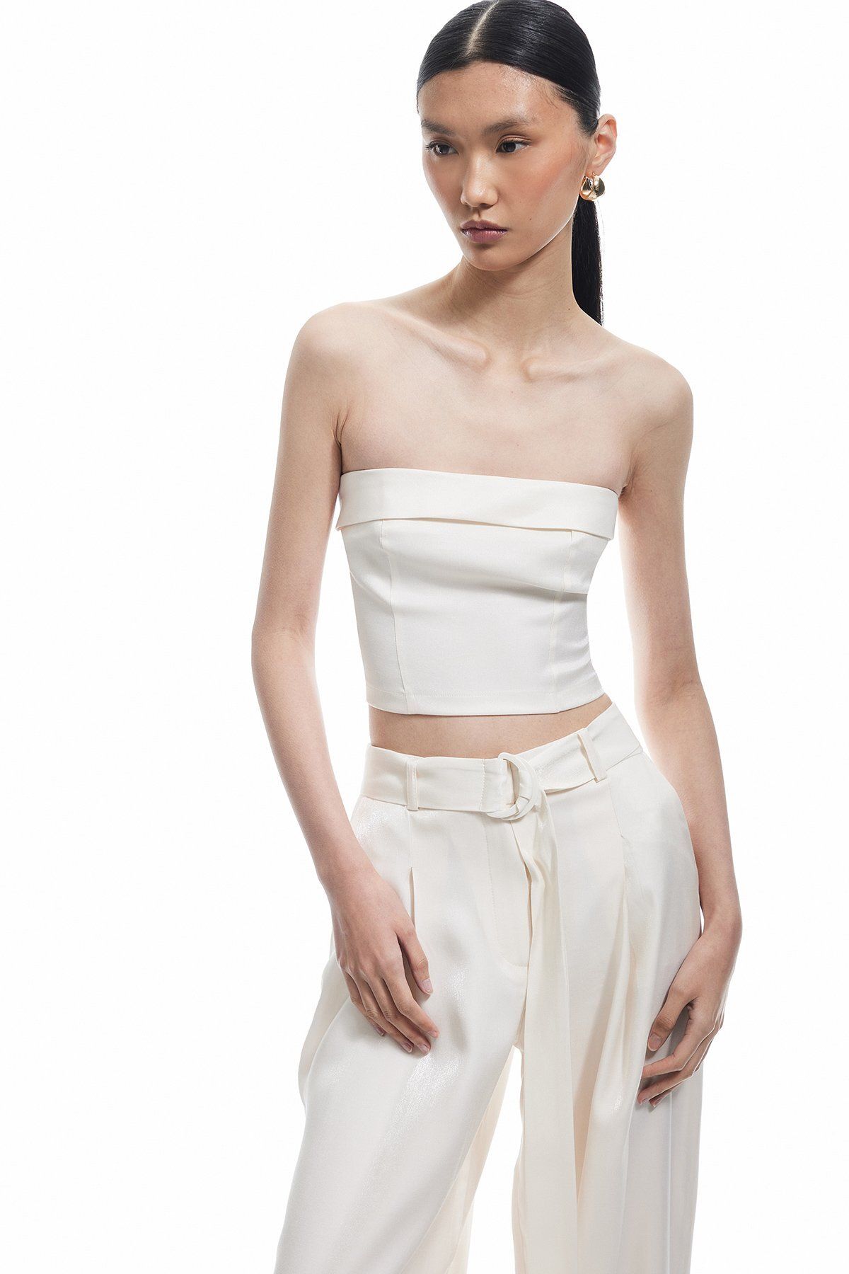 Koton X Sima Tarkan - Kat Detaylı Viskon Straplez Crop Bluz 5SAK30014EW
