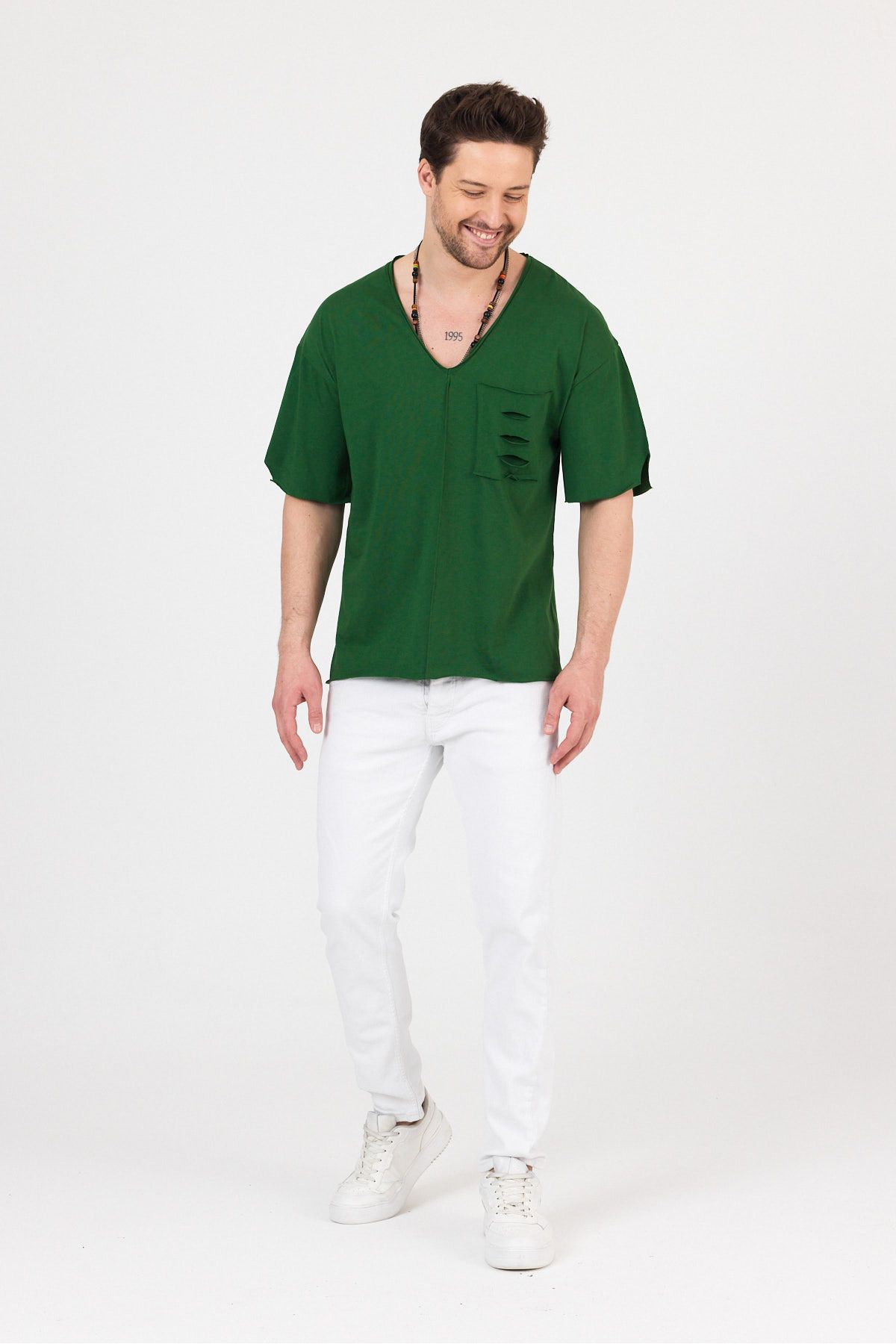 تی شرت سبز مردانه فوق العاده بزرگ V NECK با جزئیات موبایل BABBOSS