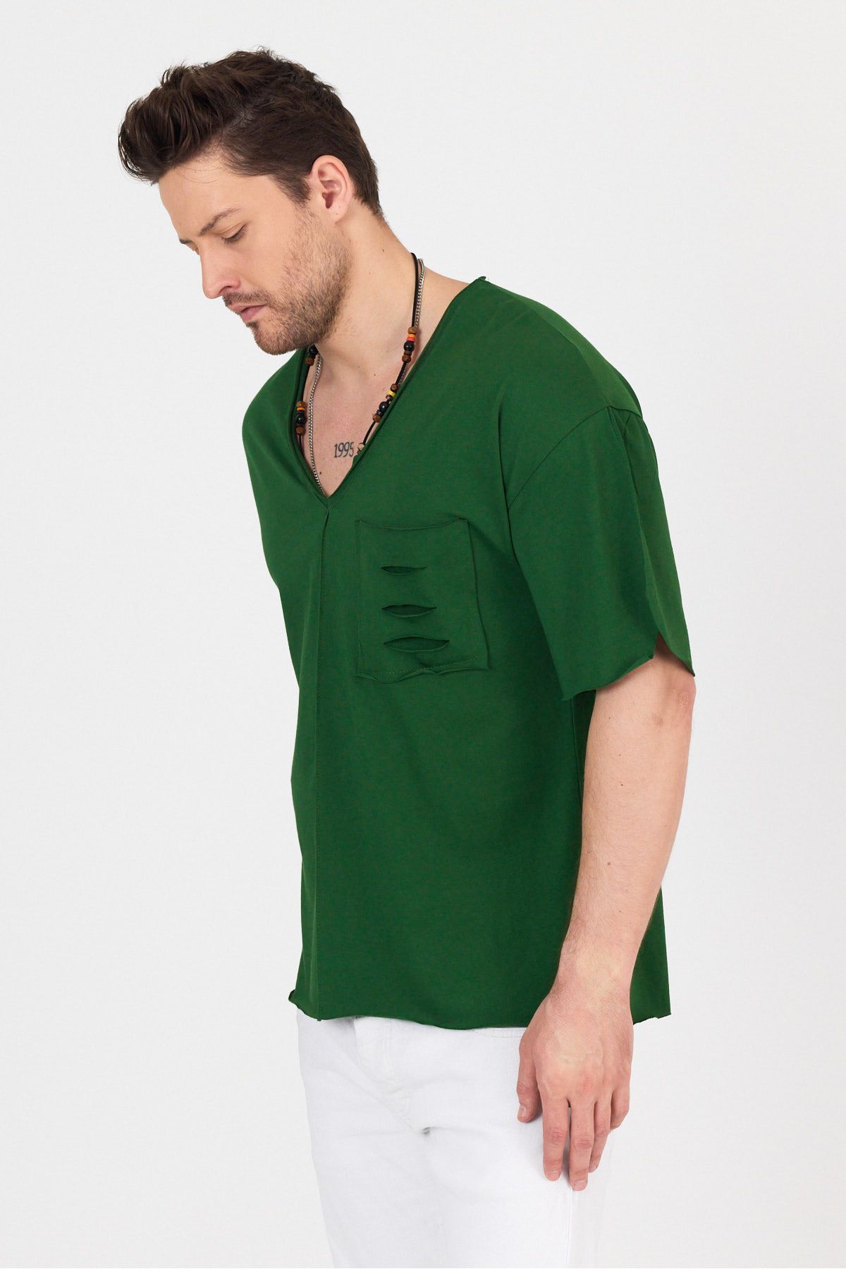 تی شرت سبز مردانه فوق العاده بزرگ V NECK با جزئیات موبایل BABBOSS