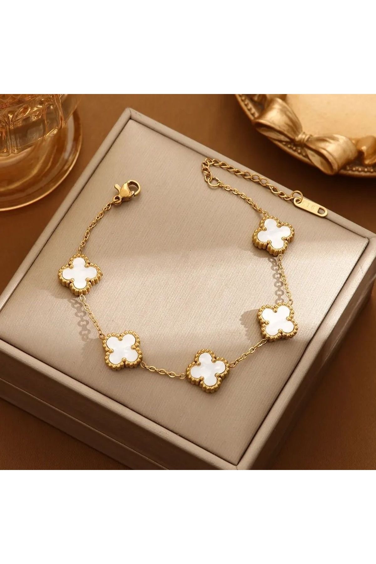 Hürrem Gold Beyaz Renkli Çelik Yonca Bileklik