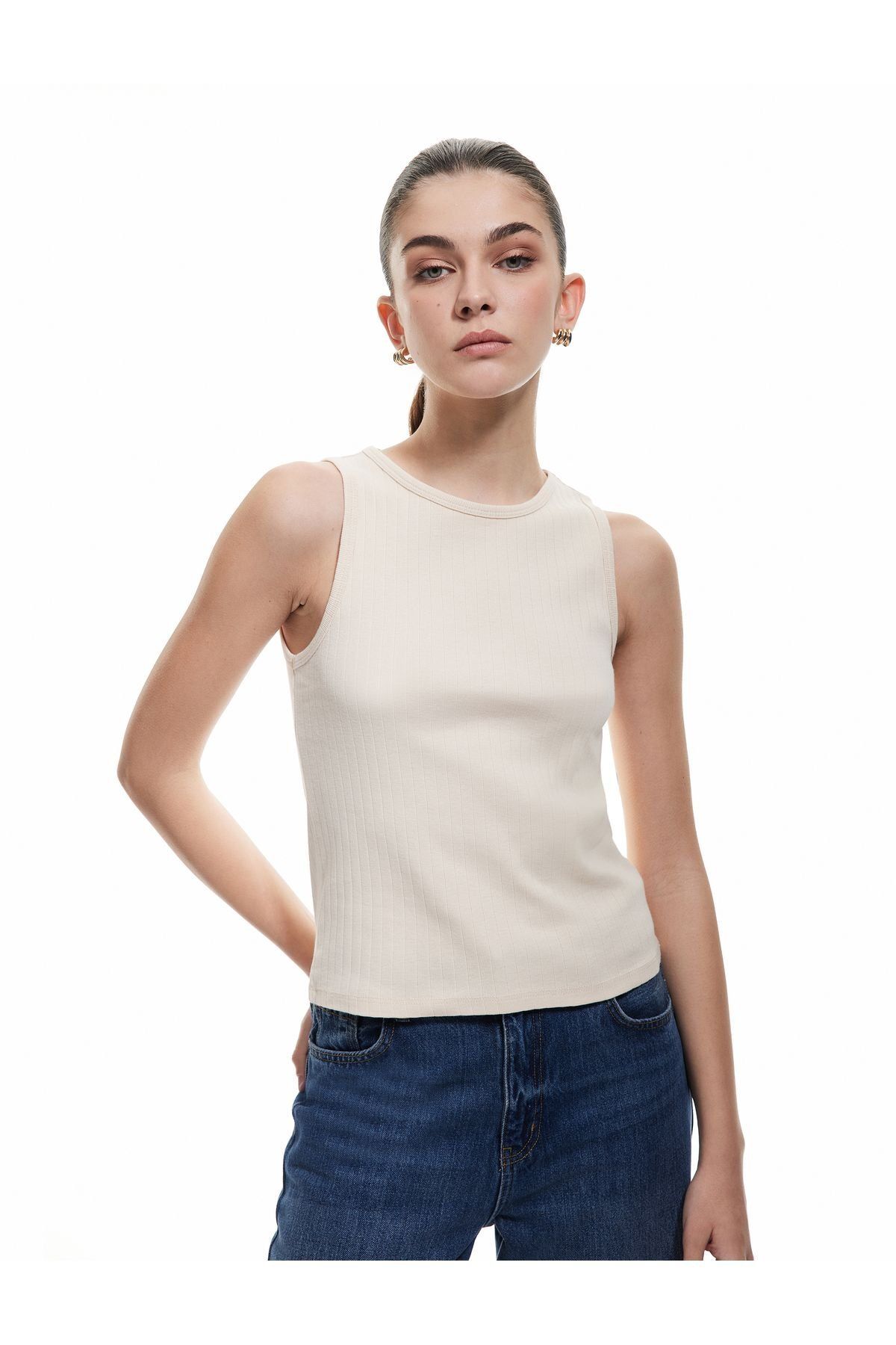 Koton Slim Fit Kolsuz Bisiklet Yaka Pamuklu Ribanalı Atlet 5SAK10228EK