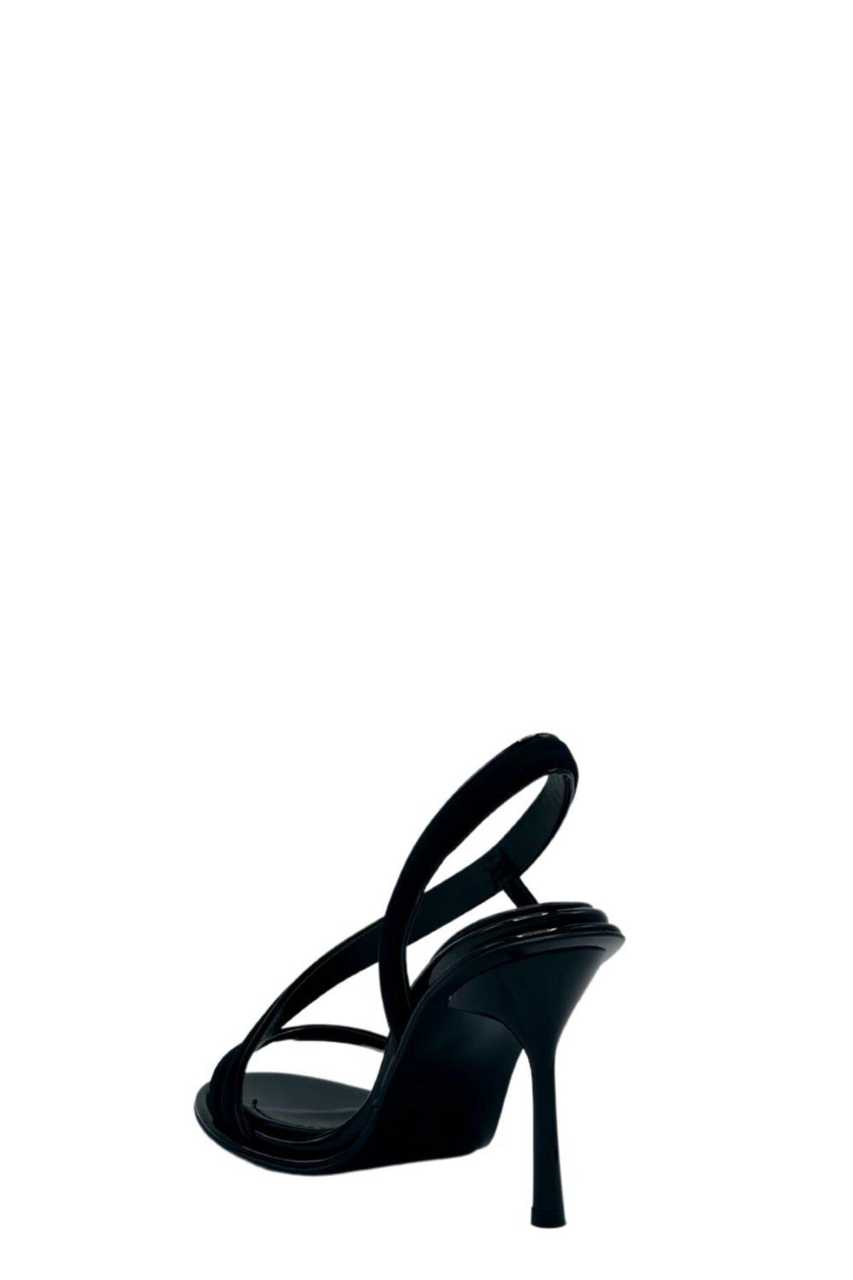 کفش پاشنه کلاسیک زنانه 041 2500122 سیاه اورجینال Moulin Shoes