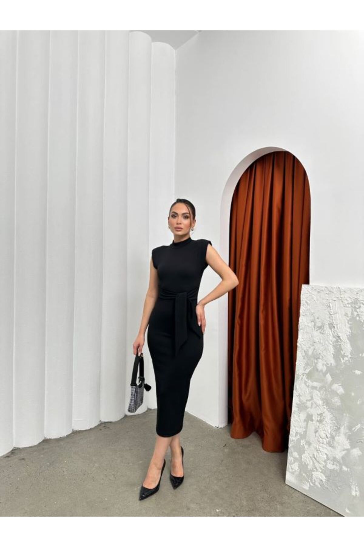 Aşkın fashion KREP KUŞAKLI VATKALI MİDİ ELBİSE