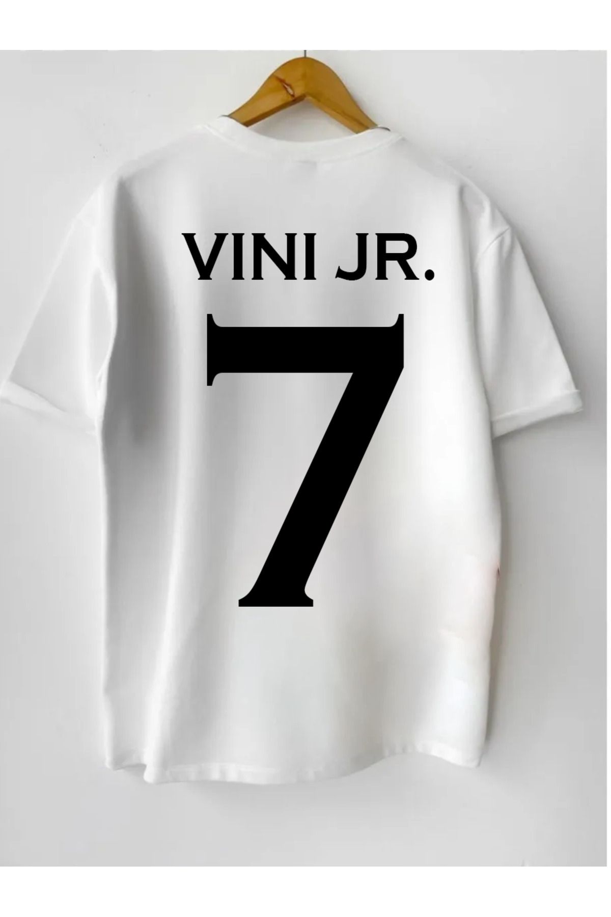 Pisa Art REAL MADRİD X VINICIUS JR 7 SIRT DETAYLI ÖZEL TASARIM TARAFTAR T-SHİRT