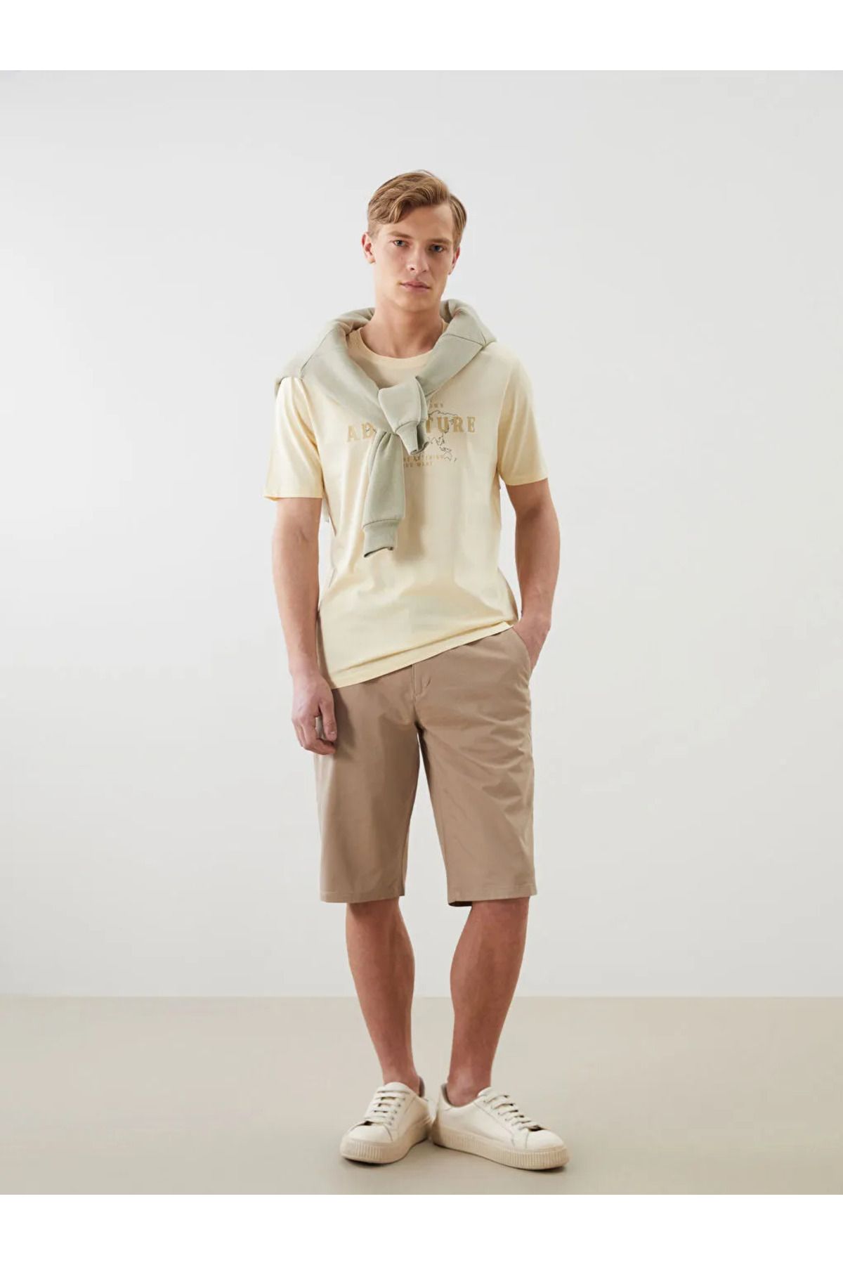 LC Waikiki LCWAIKIKI Classic Bej Standart Kalıp Gabardin Erkek Şort