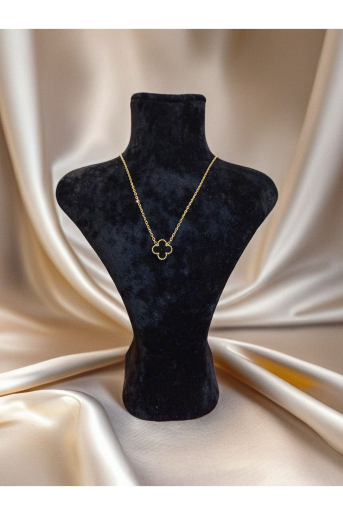 Calmea Jewellery Siyah Gold Yonca Kadın Kolye Şans Yoncası