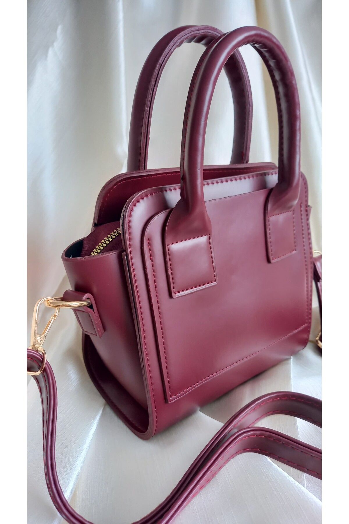 MODA Bordo Renk kadın mini el ve omuz çantası- Şık ve sert formlu Modern tasarım