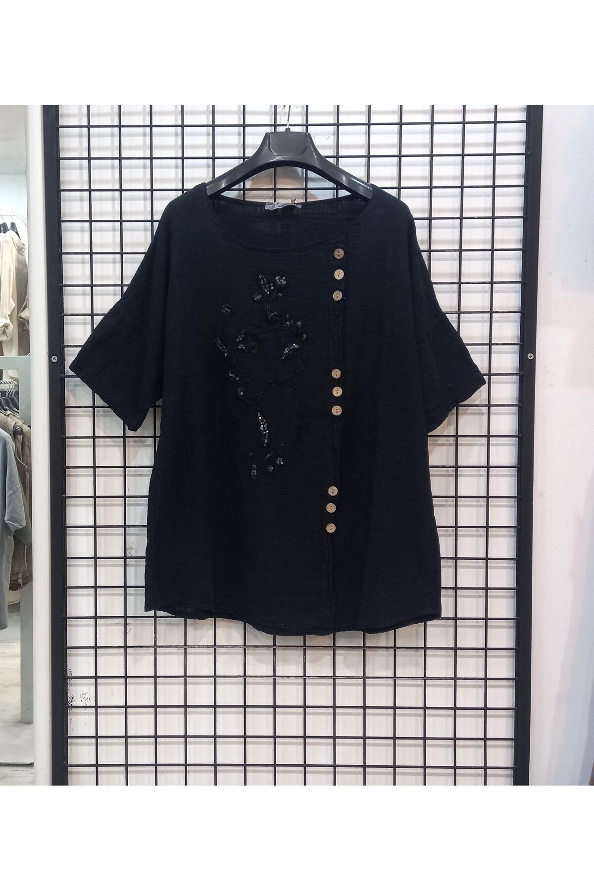 Butik Şans Düğme ve Nakış Detaylı Bisiklet Yaka Oversize Bluz