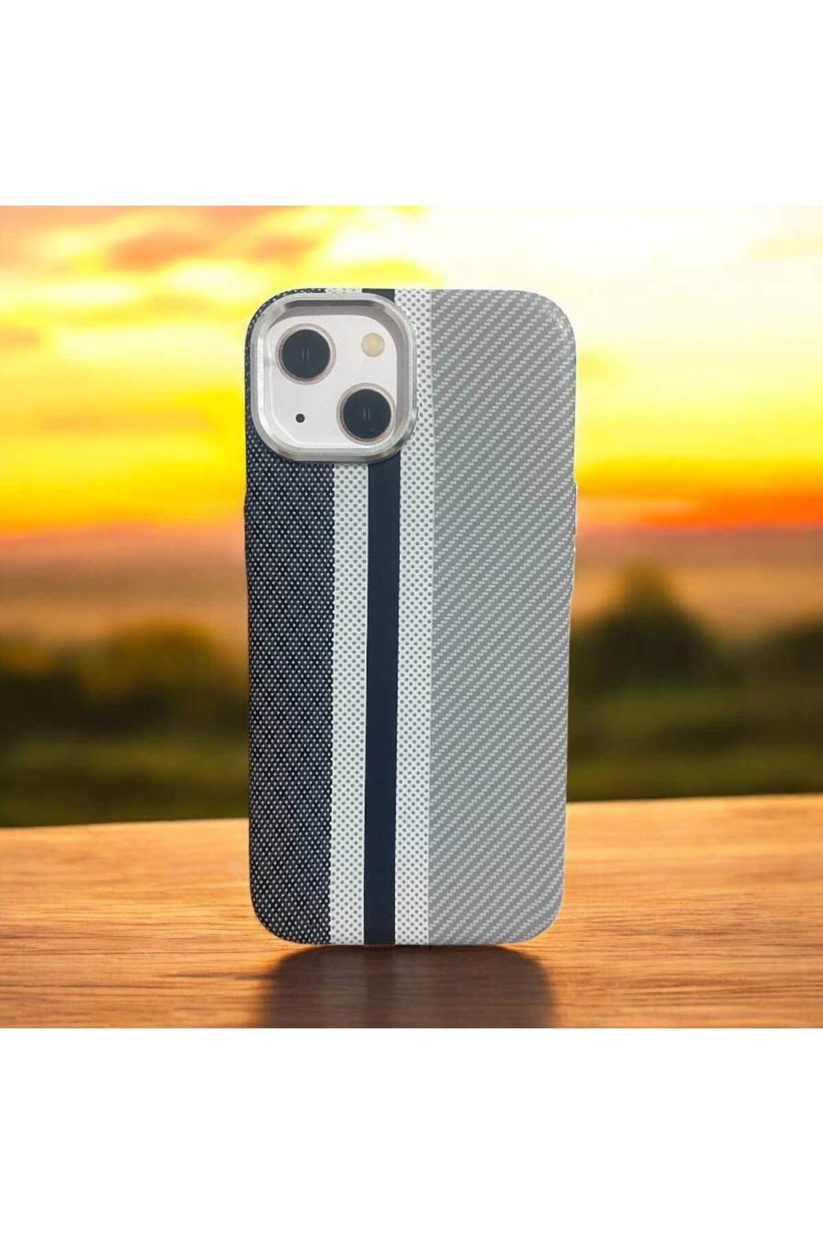 Bruntoo BR Apple İphone 15 Uyumlu Lux Carbon Fiber Magsafe Metal Kılıf Ultra Hafif İnce Manyetik Kapak.
