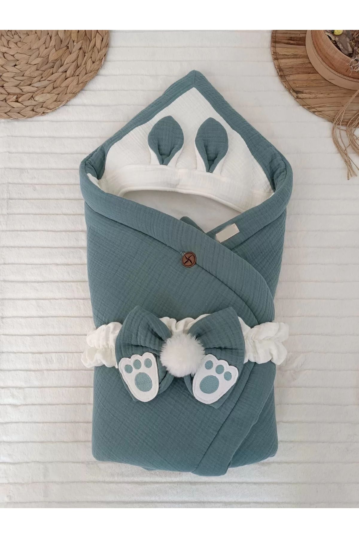 yusuftex Yenidoğan 4 Kat Müslin Kumaş Kulaklı Patili Fiyonk Bebek Battaniyesi Kundak Kahverengi