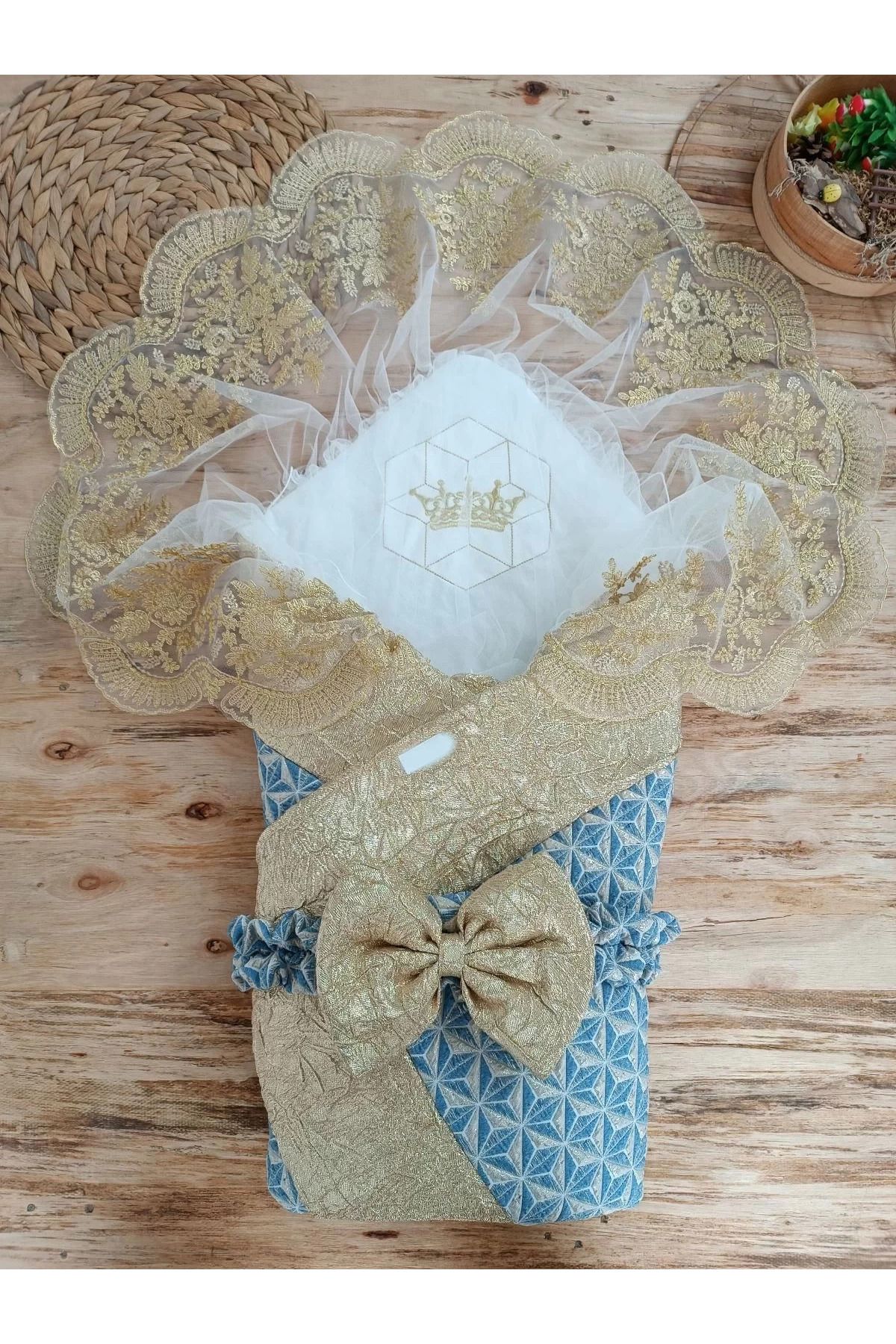 yusuftex Yenidoğan Piramit Desenli Güpür İşlemeli Bebek Battaniyesi Kundak Gold