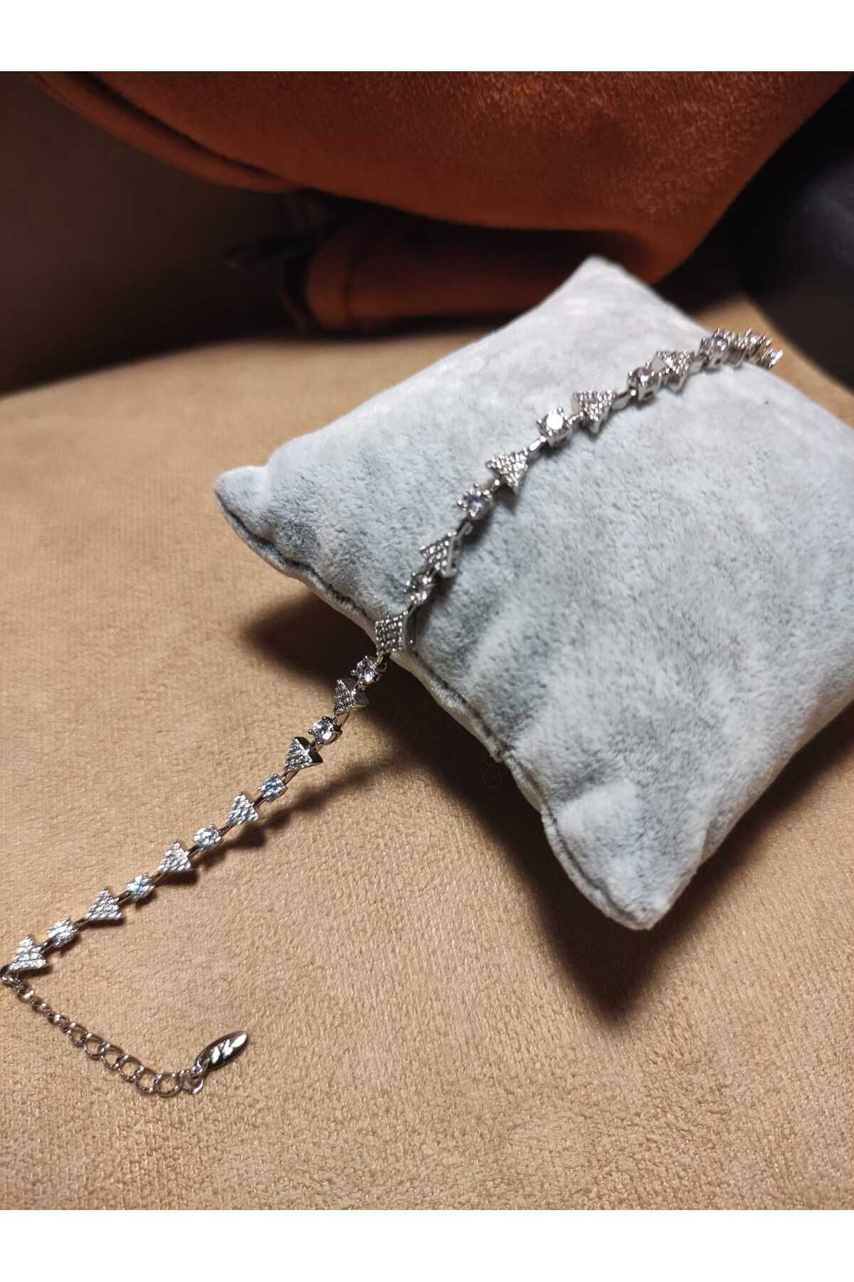 MODA Kaliteli Malzemeden Üretilmiş Kadın Çelik Bileklik