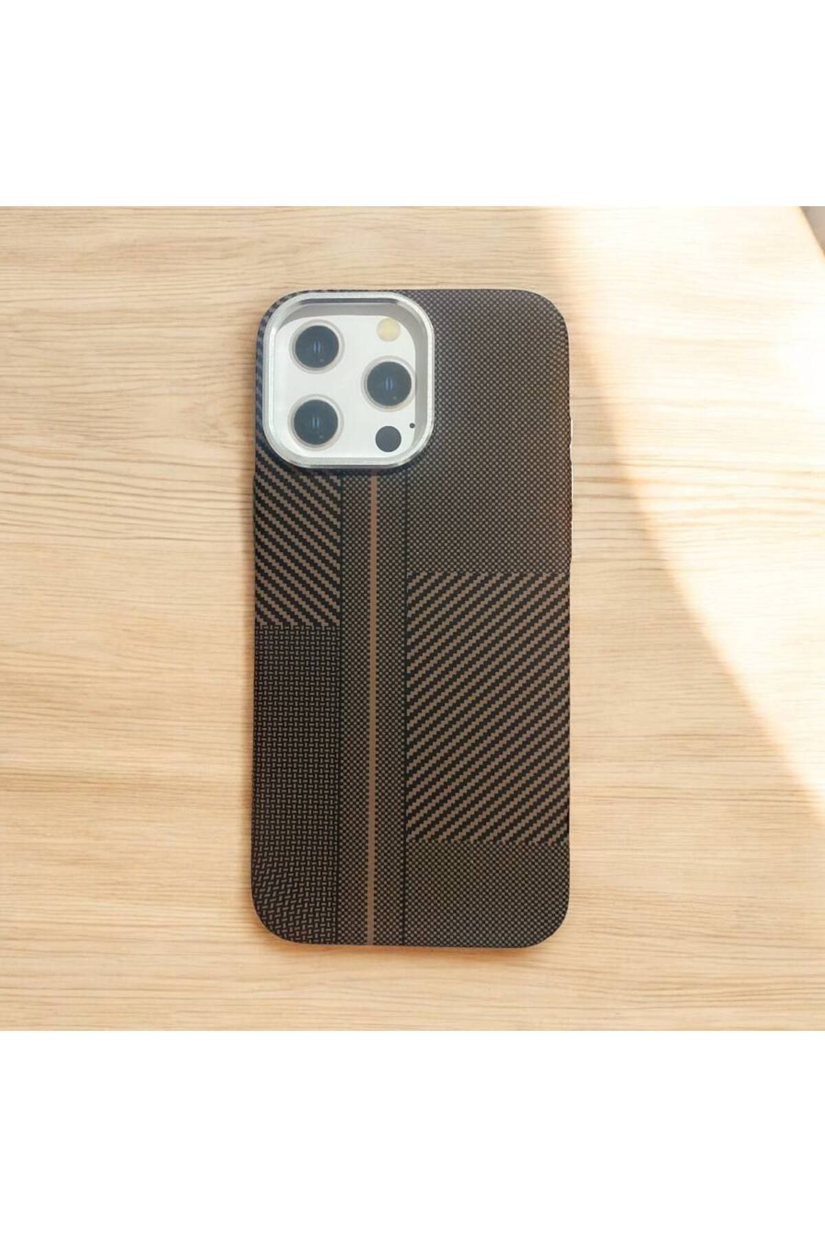 Bruntoo BR Apple İphone 15 Pro Max Uyumlu Lux Carbon Fiber Magsafe Metal Kılıf Ultra Hafif İnce Manyetik Kapak.