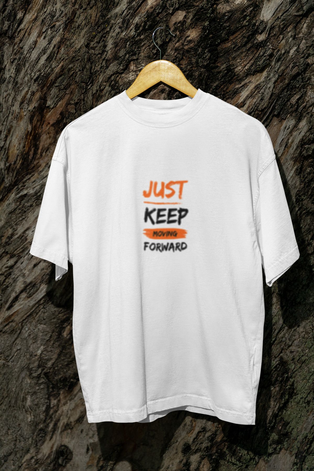 MG JUST KEEP MOVING FORWARD BASKILI UNISEX BİSİKLET YAKA PAMUKLU OVERSIZE KALIP KISA KOLLU T-SHIRT