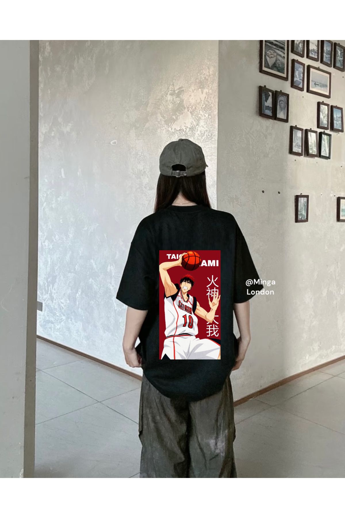 Minga London Siyah Taiga Kagami Basketball Sırt Baskılı Oversize Unisex T-shirt -mingalondon