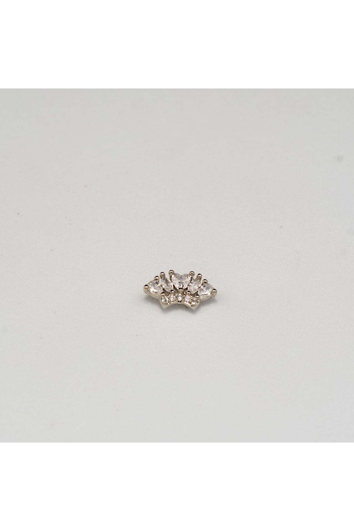 Piercing by Sever ŞEFFAF TAŞLI MODEL ÇELİK PIERCING… GÜMÜŞ/SILVER RENKLİ (TARGUS HELIX CONCH FLAT)