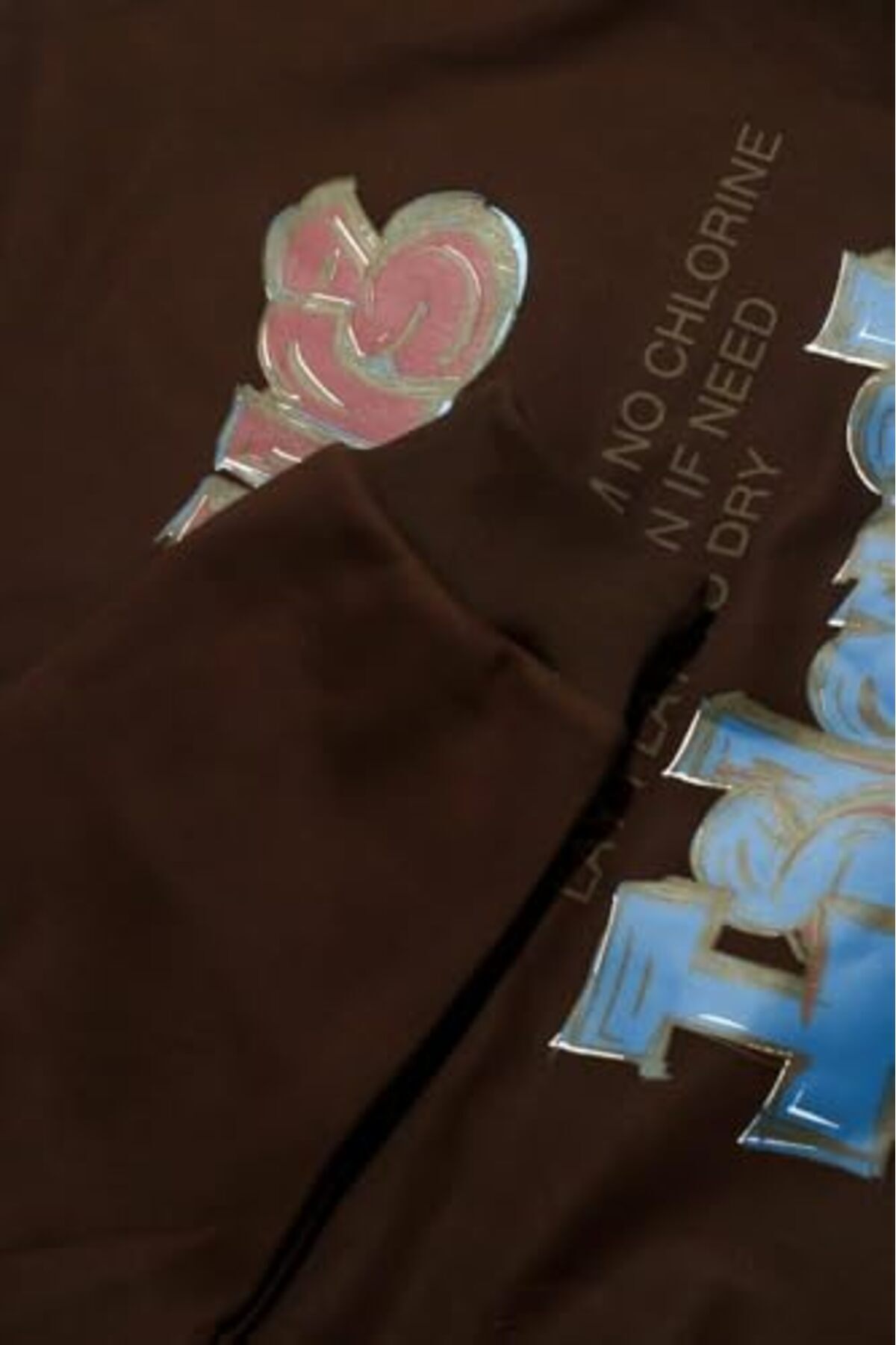 هوديس وبلوزات نسائية