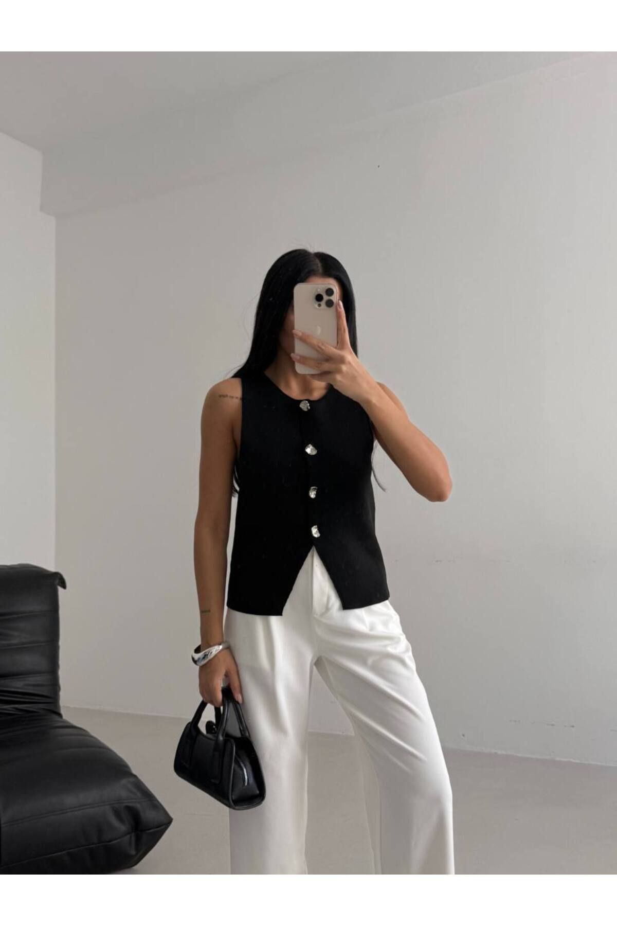 Castivo Fashion Kırçıl Düğmeli V-Yaka Kolsuz Bluz