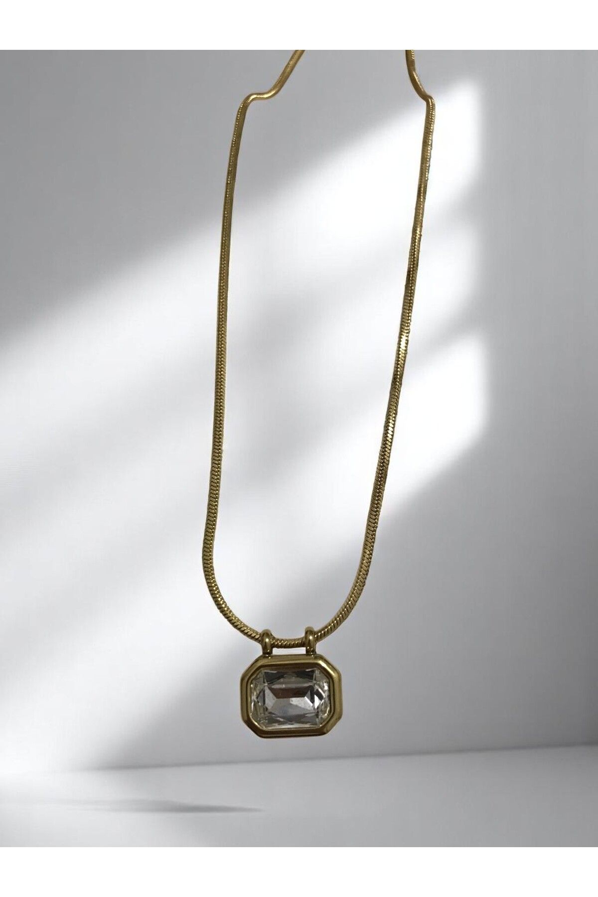 shop 316 L PASLANMAZ ÇELİK GOLD KAPLAMA İNCE ÖRME ZİNCİRLİ BÜYÜK TEK TAŞLI KOLYE