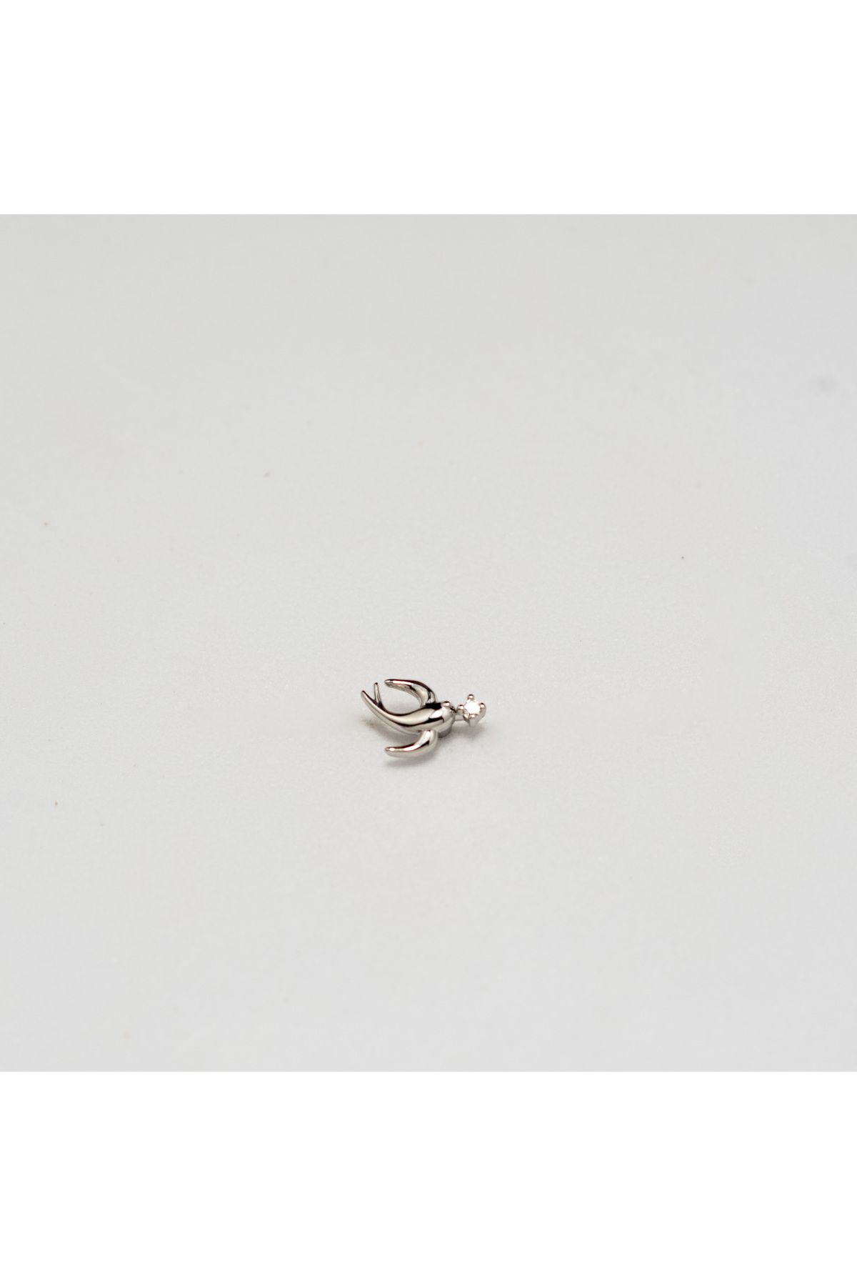 Piercing by Sever KIRLANGIÇ ÇELİK PIERCING… GÜMÜŞ/SILVER RENKLİ ve ŞEFFAF TAŞLI (TARGUS HELIX CONCH FLAT)