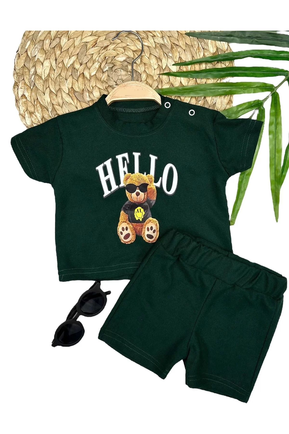 Dilara Boutique 9-12-18-24 Ay Hello Gözlüklü Ayıcık Baskılı Şortlu Kısa Kollu Tişört 2li Erkek Bebek Takımı