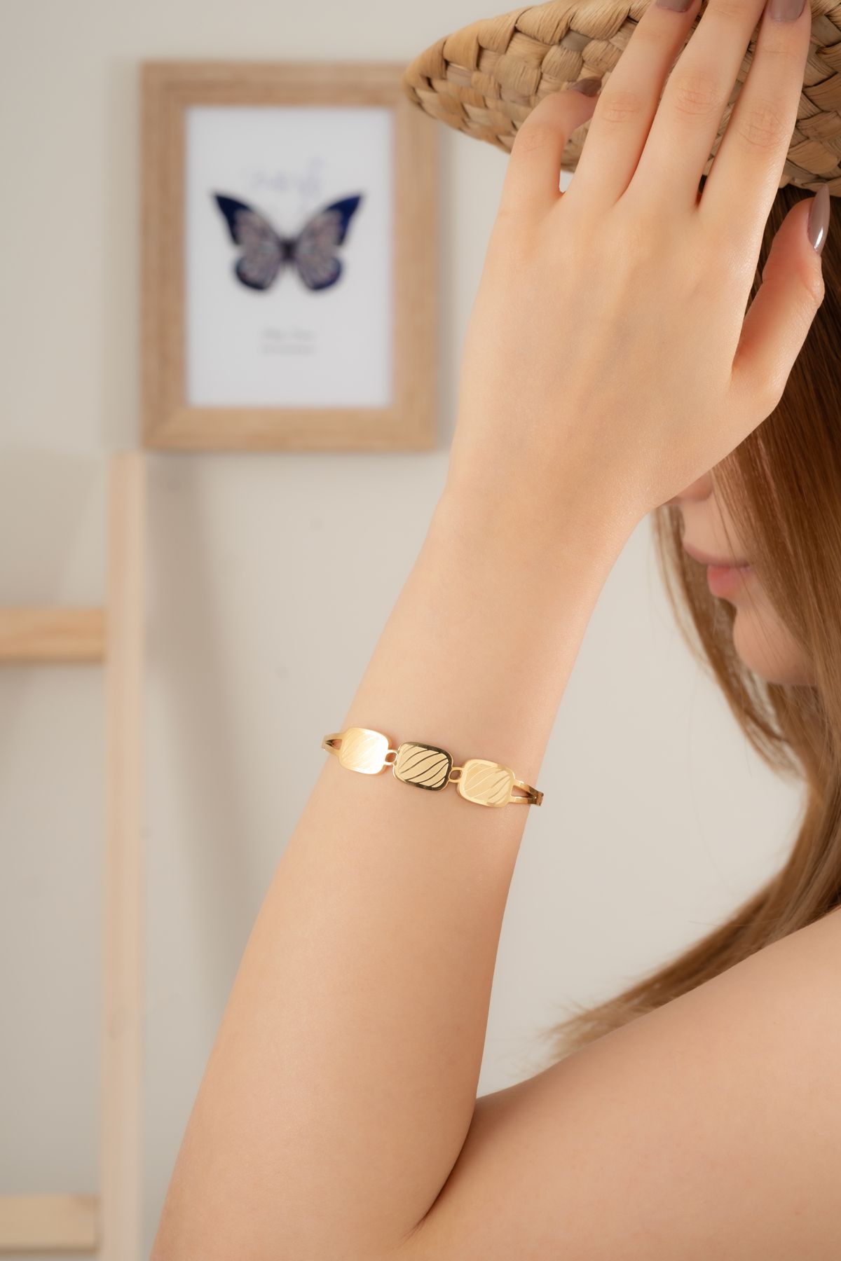 Finesa Jewelry Kadın Altın Sarısı Geometrik Plaka Detaylı Şık Bileklik