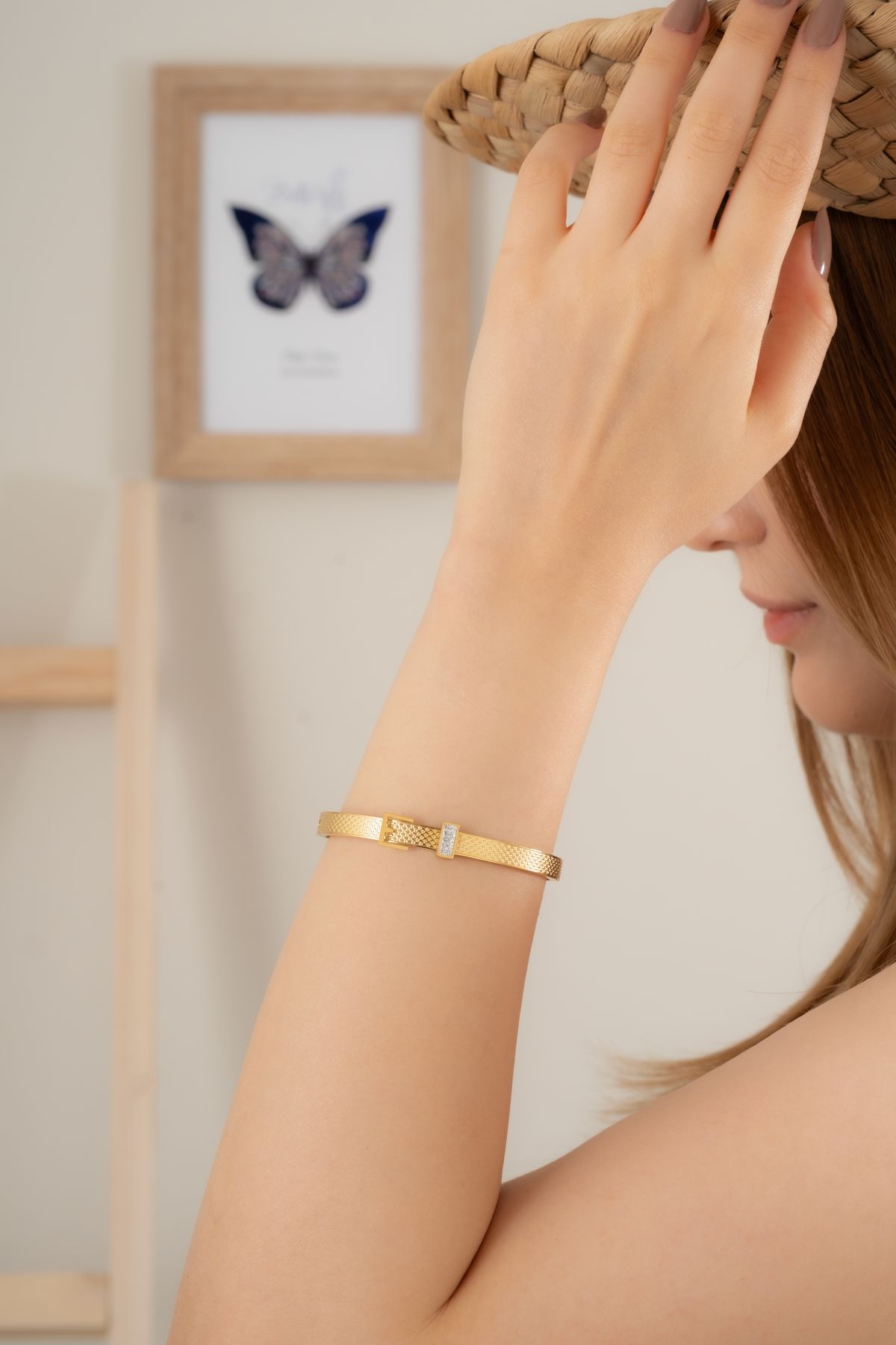 Finesa Jewelry Kadın Tokalı Altın Sarısı Mat Desenli Şık Bileklik
