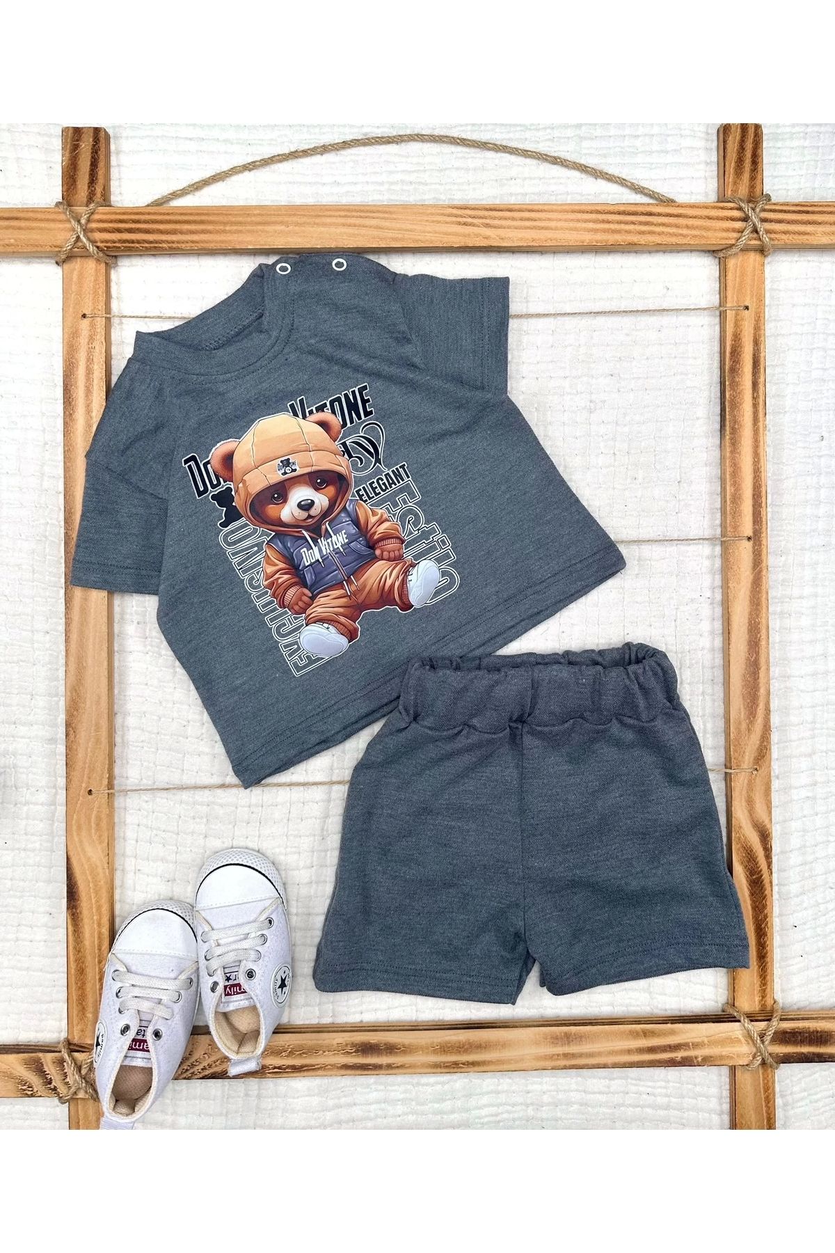 Dilara Boutique 9-12-18-24 Ay Dansçı Ayıcık Baskılı Şortlu Kısa Kollu Tişört 2li Erkek Bebek Takımı