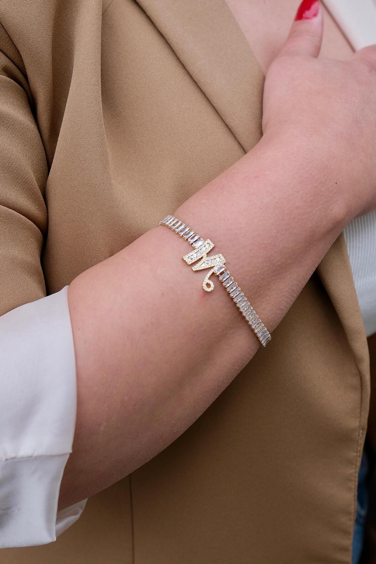 My Life Accessory ÇELİK HARF BİLEKLİK SU YOLU BAGET M HARFİ VIP SERİ ANNELER GÜNÜ