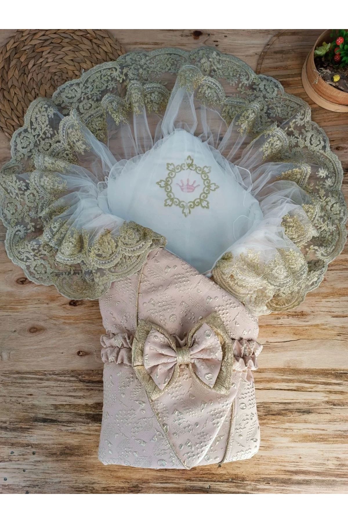Moda Şahsenem Yenidoğan Kabartma Desenli Gold Çift Güpürlü Bebek Battaniyesi Kundak Gold