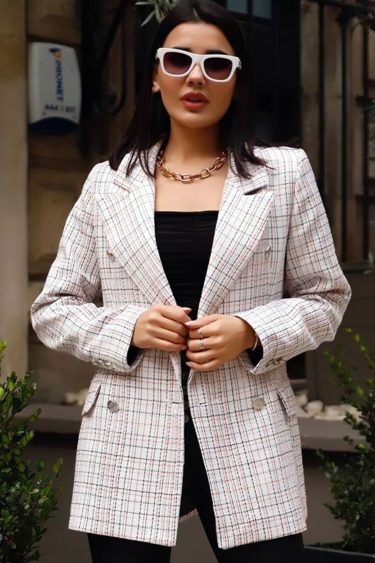 CoolLook Ceket Yakalı Uzun Kollu 6 Düğme Kapamalı Rahat Kesim Vatkalı Günlük Şanel Blazer Ceket