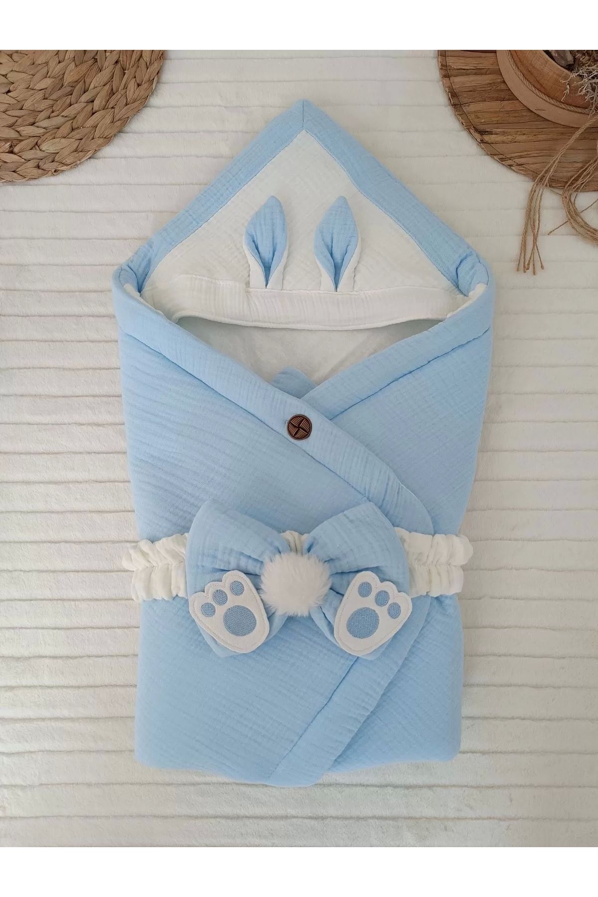 Moda Şahsenem Yenidoğan 4 Kat Müslin Kumaş Kulaklı Patili Fiyonk Bebek Battaniyesi Kundak Mavi
