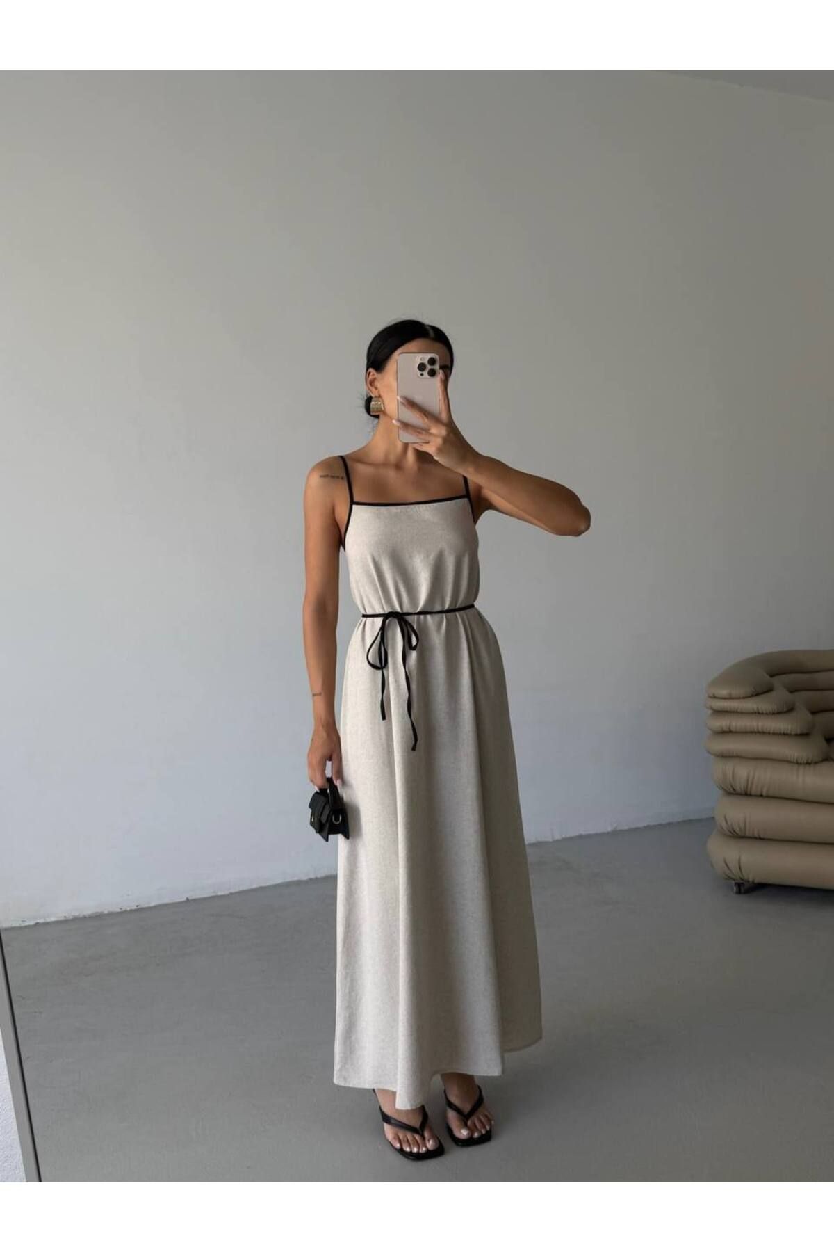 Castivo Fashion İnce Askılı Kontrast Biyeli Kuşaklı Midi Elbise