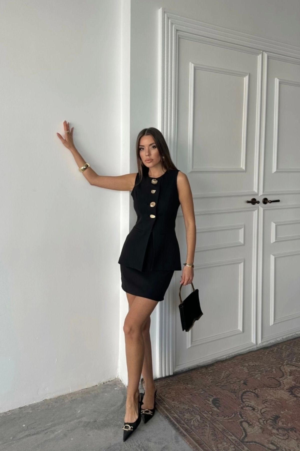 Butik KLASİK GOLD DÜĞMELİ YELEK - KISA ETEK TAKIM - Siyah