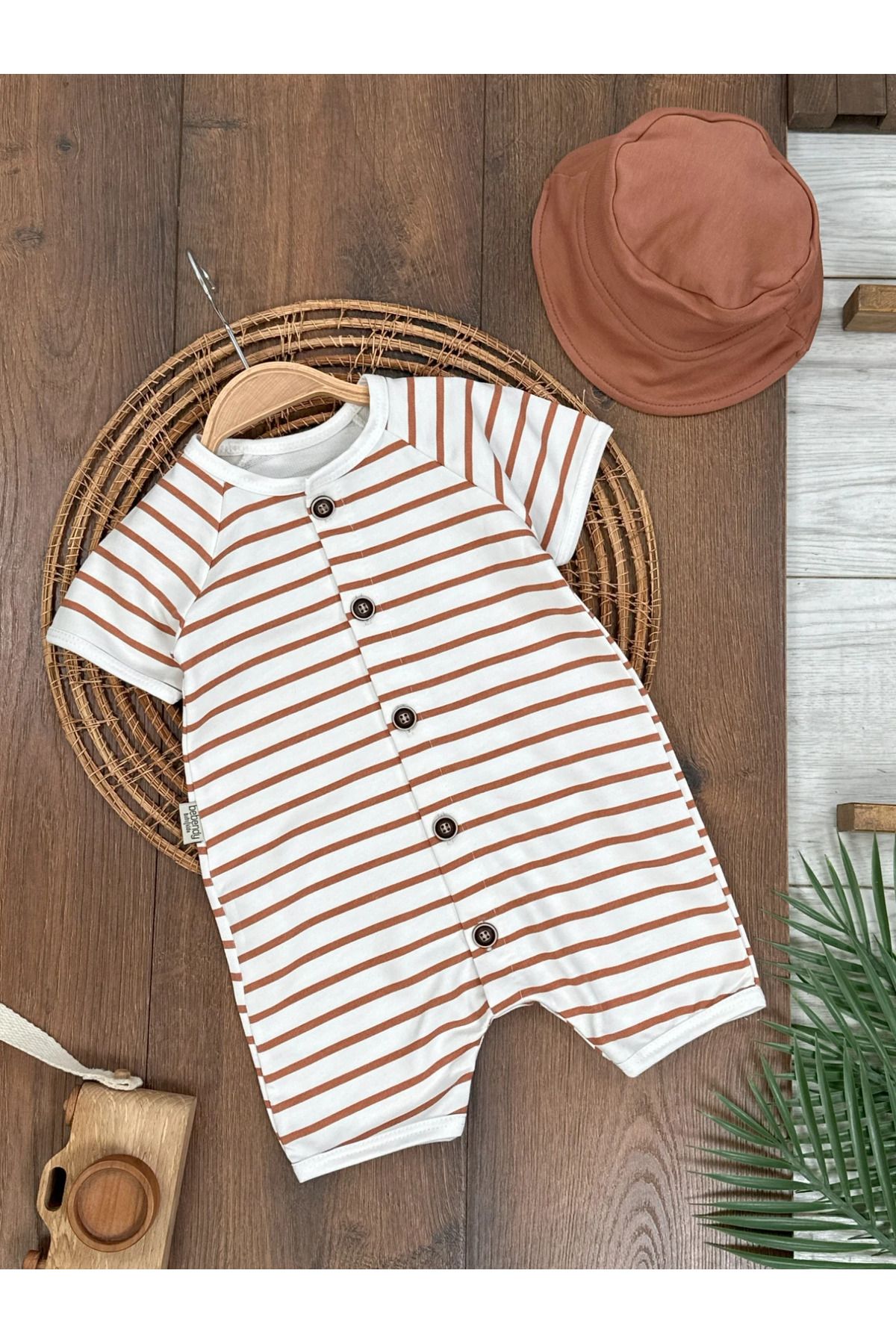 BİSCOİ babybiscoi Çizgili Önden Düğmeli Safari Şapkalı Bebek Tulum Seti